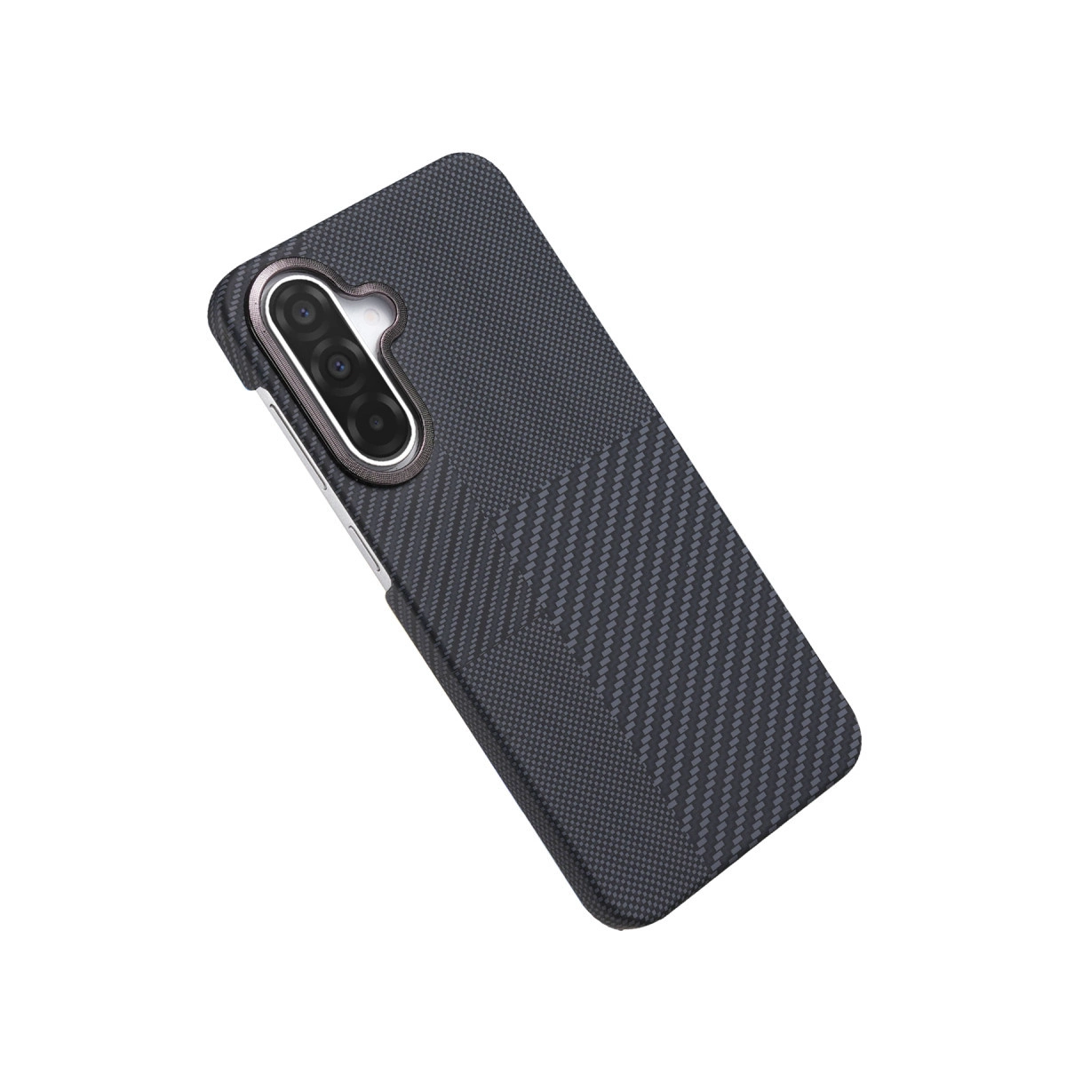 Karbon fiber dokulu, üçlü kamera lensli, koyu gri telefon kılıfı.