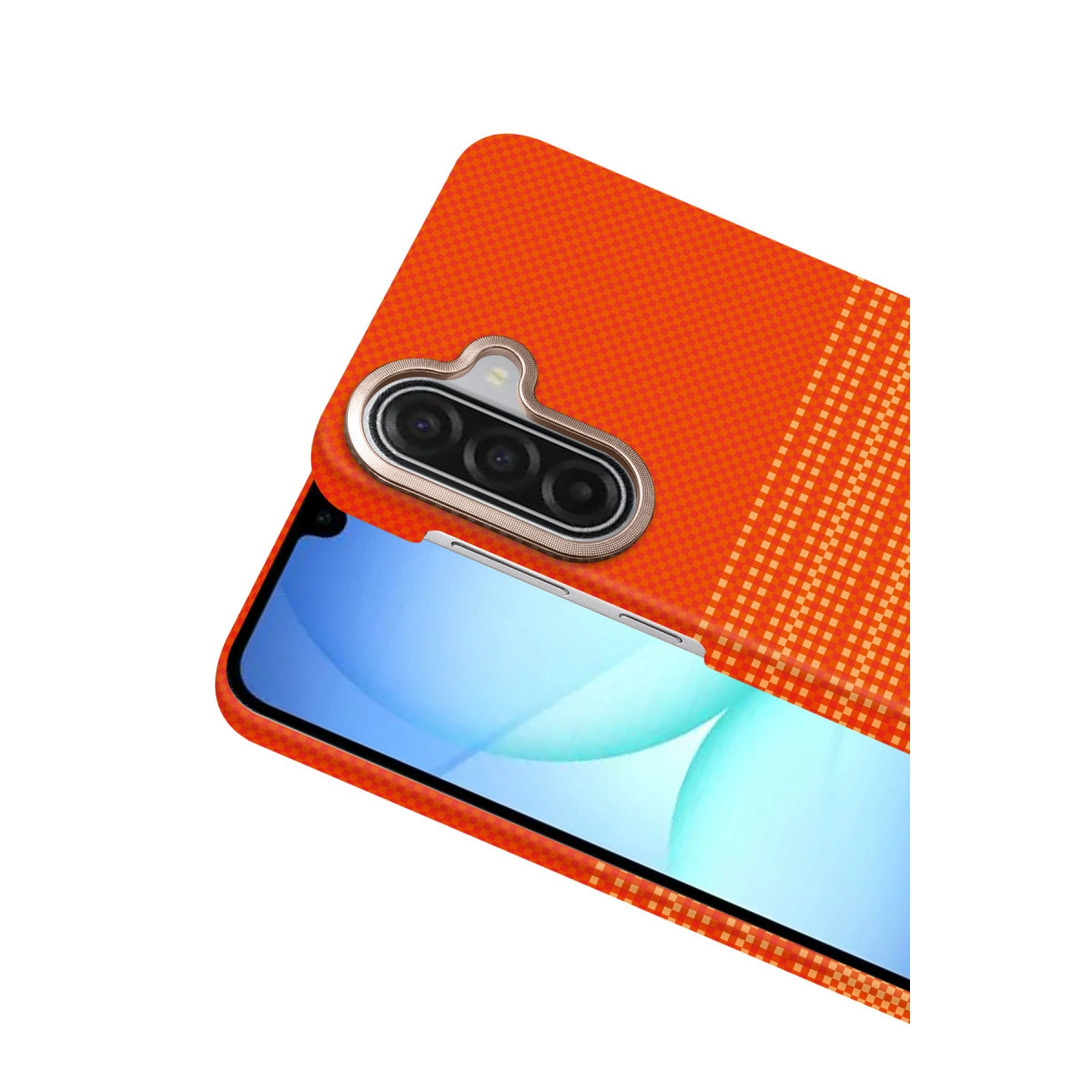 Kamera kesimli, desenli turuncu telefon kılıfı, beyaz arka plan üzerinde.