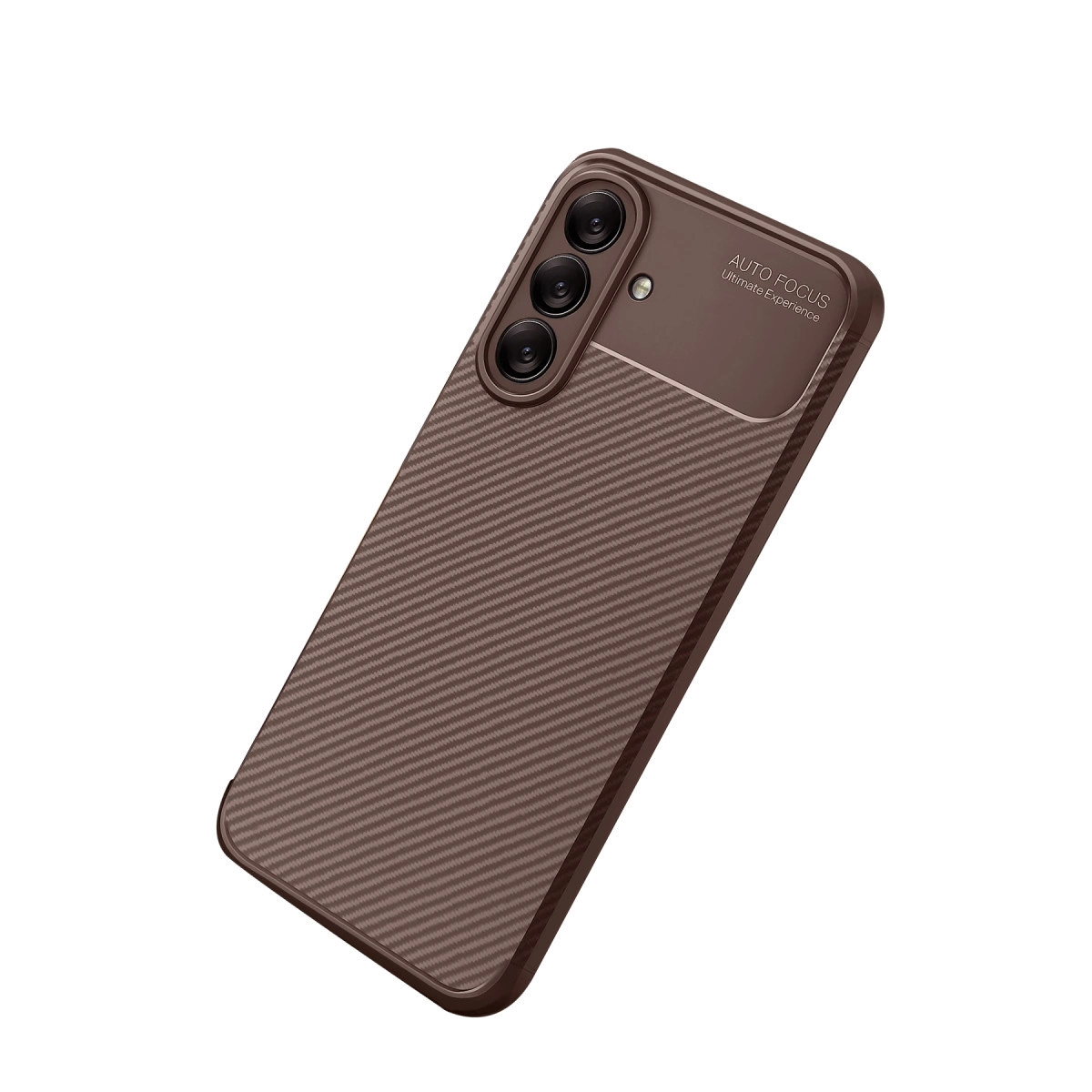 Kahverengi karbon fiber telefon kılıfı, üçlü kamera kesimi ve metinli.