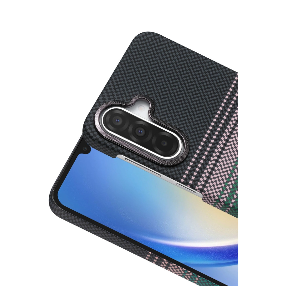 Arka kamerası ve kareli desenli bir akıllı telefon.