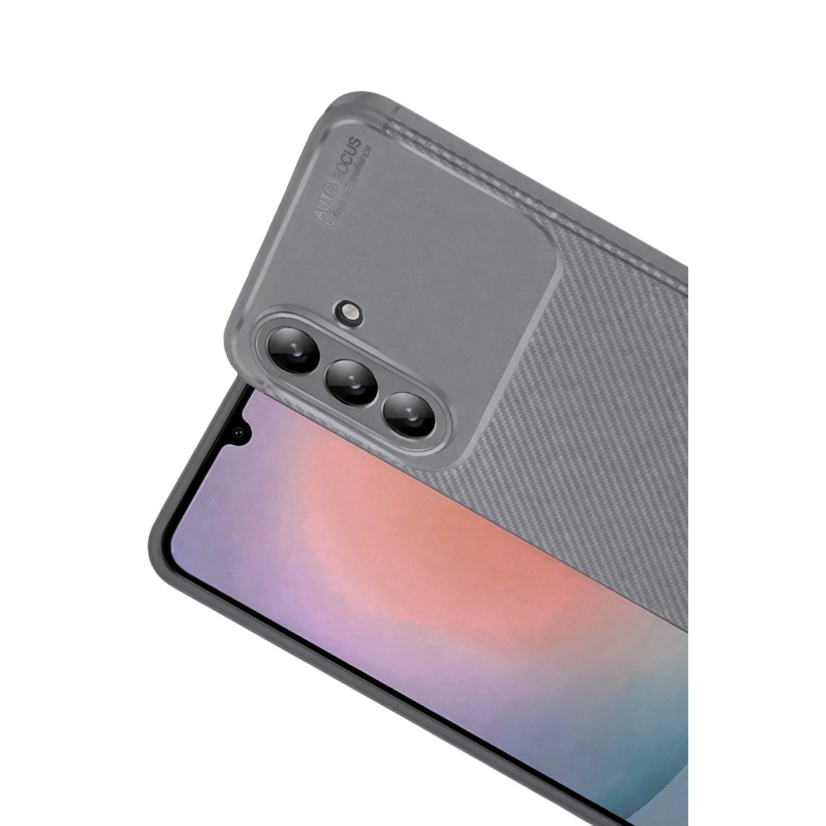 Renkli ekranlı bir akıllı telefonun üzerinde karbon desenli gri telefon kılıfı.