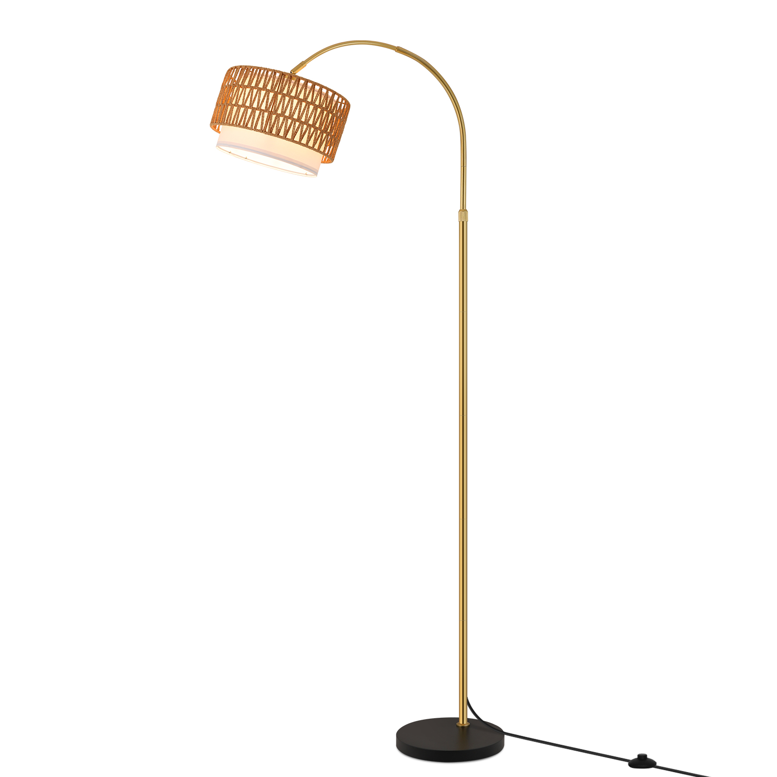 Lampada da terra ad arco dorata con paralume intrecciato e fodera interna bianca.