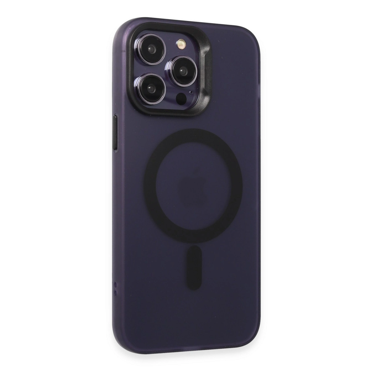 Üç kameralı, manyetik halkalı koyu mor telefon kılıfı.