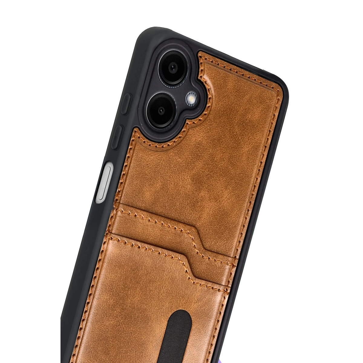 Koyu kahverengi telefon kılıfı, kart yuvaları ve kamera tasarımı.