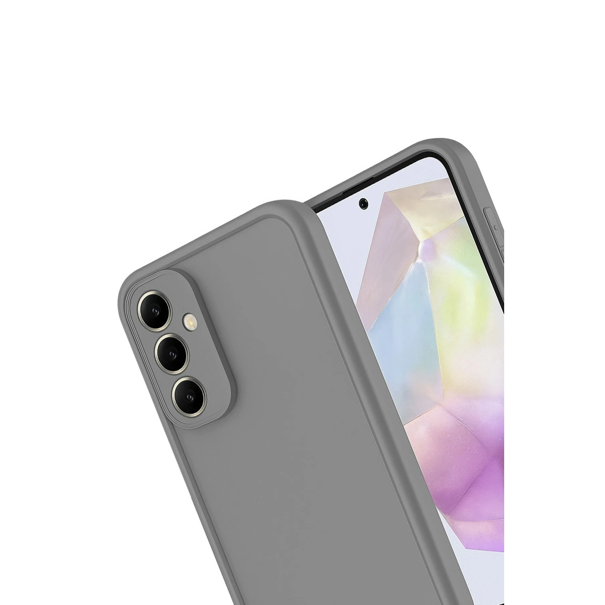 Beyaz arka plan üzerinde üç kamera lensli gri telefon kılıfı.