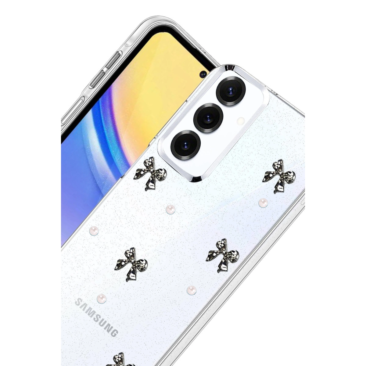Fiyonklar ve incilerle süslenmiş şeffaf kılıfta bir Samsung telefon.