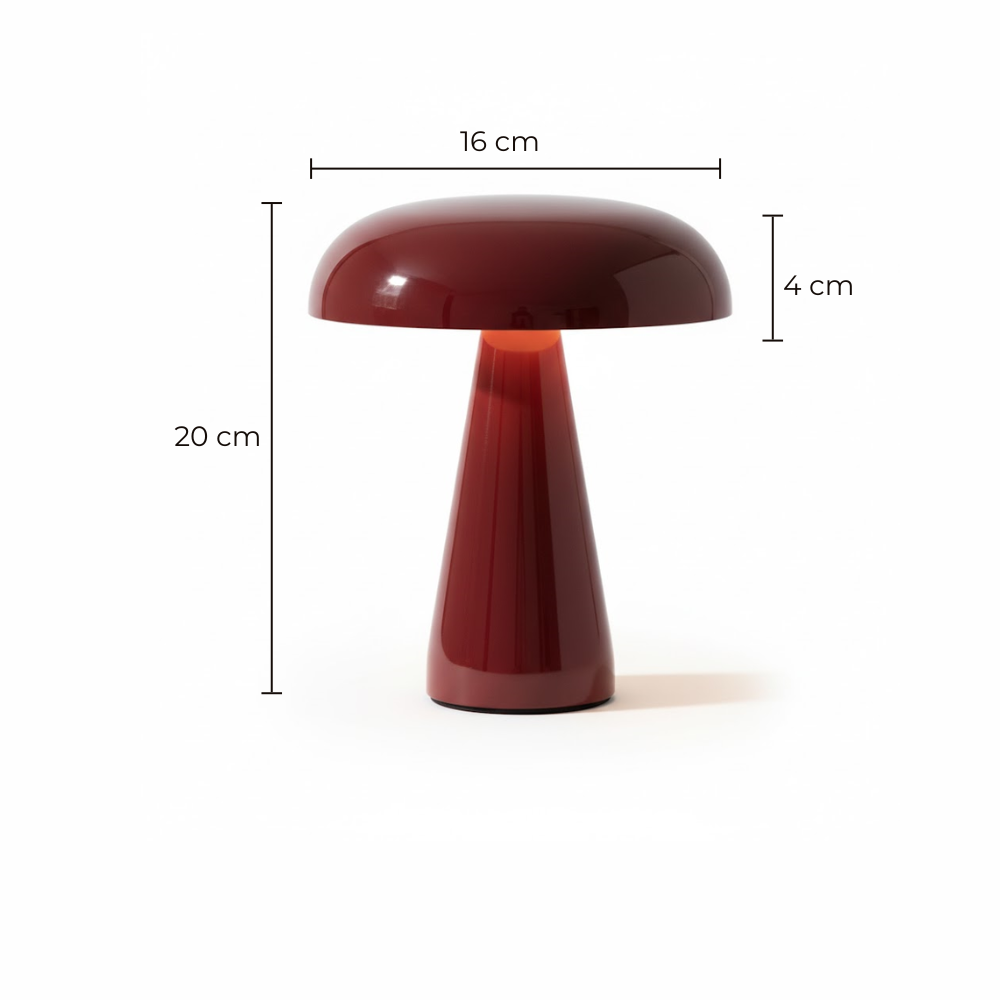 Rode paddenstoellamp met afmetingen: 20 cm hoog, 16 cm breed, 4 cm kaphoogte.