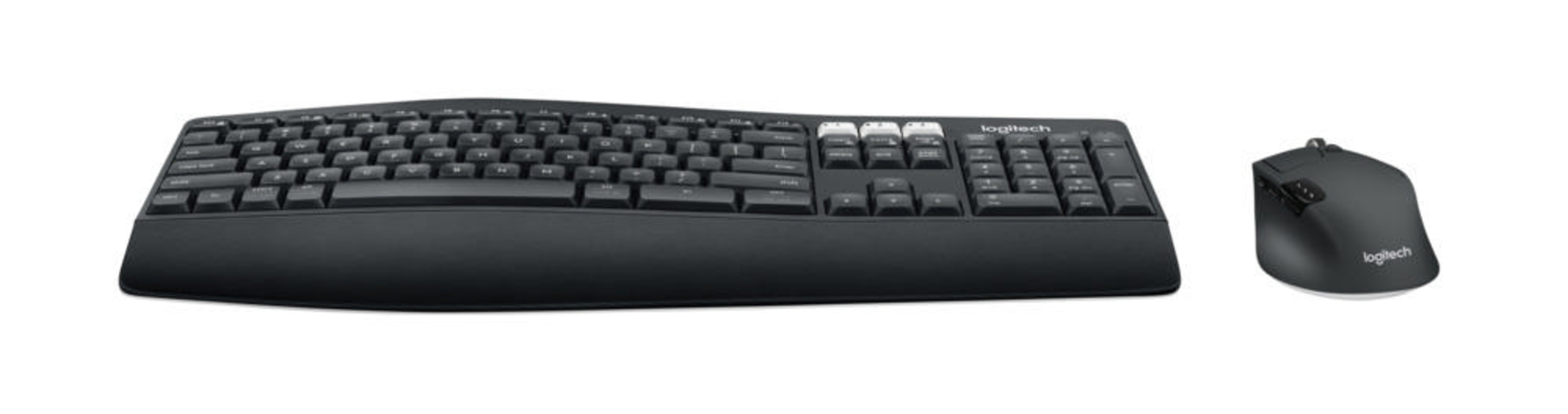 Beyaz arka plan üzerinde siyah bir Logitech klavye ve fare.