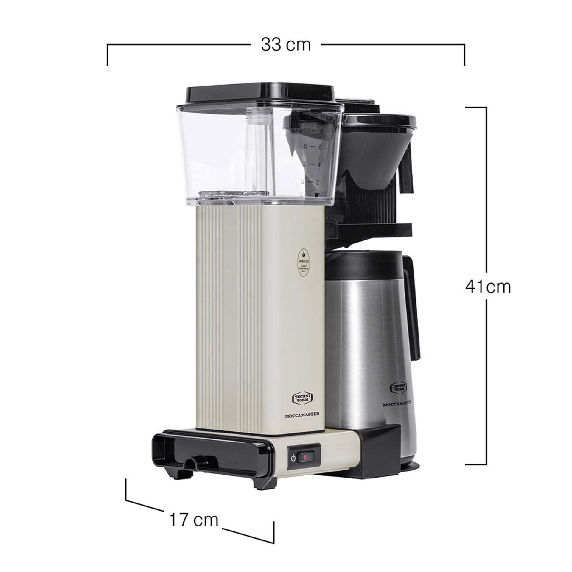 Una caffettiera Moccamaster beige con caraffa argentata. Dimensioni indicate: 33x41x17 cm.