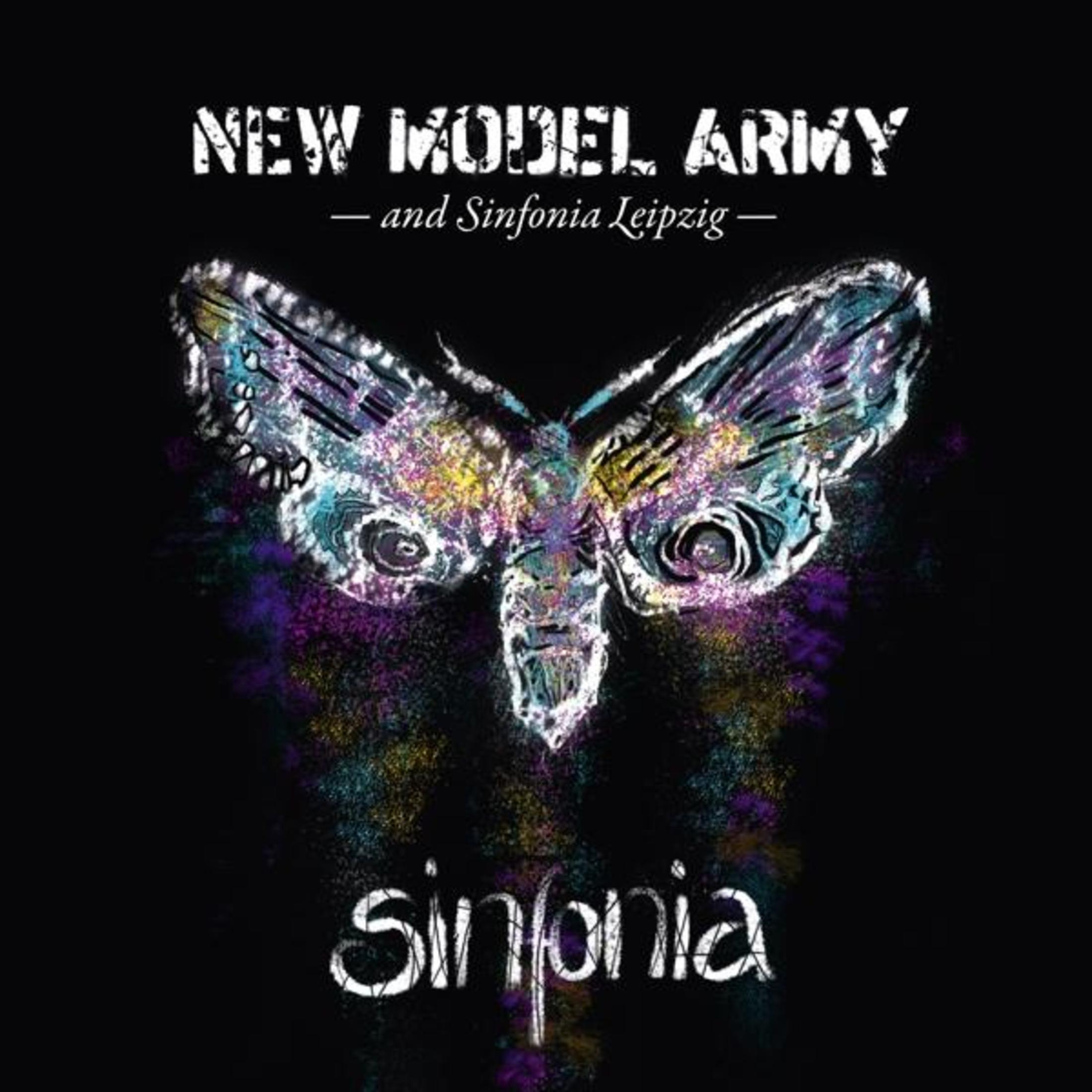 Una falena colorata con le parole "New Model Army" e "Sinfonia".
