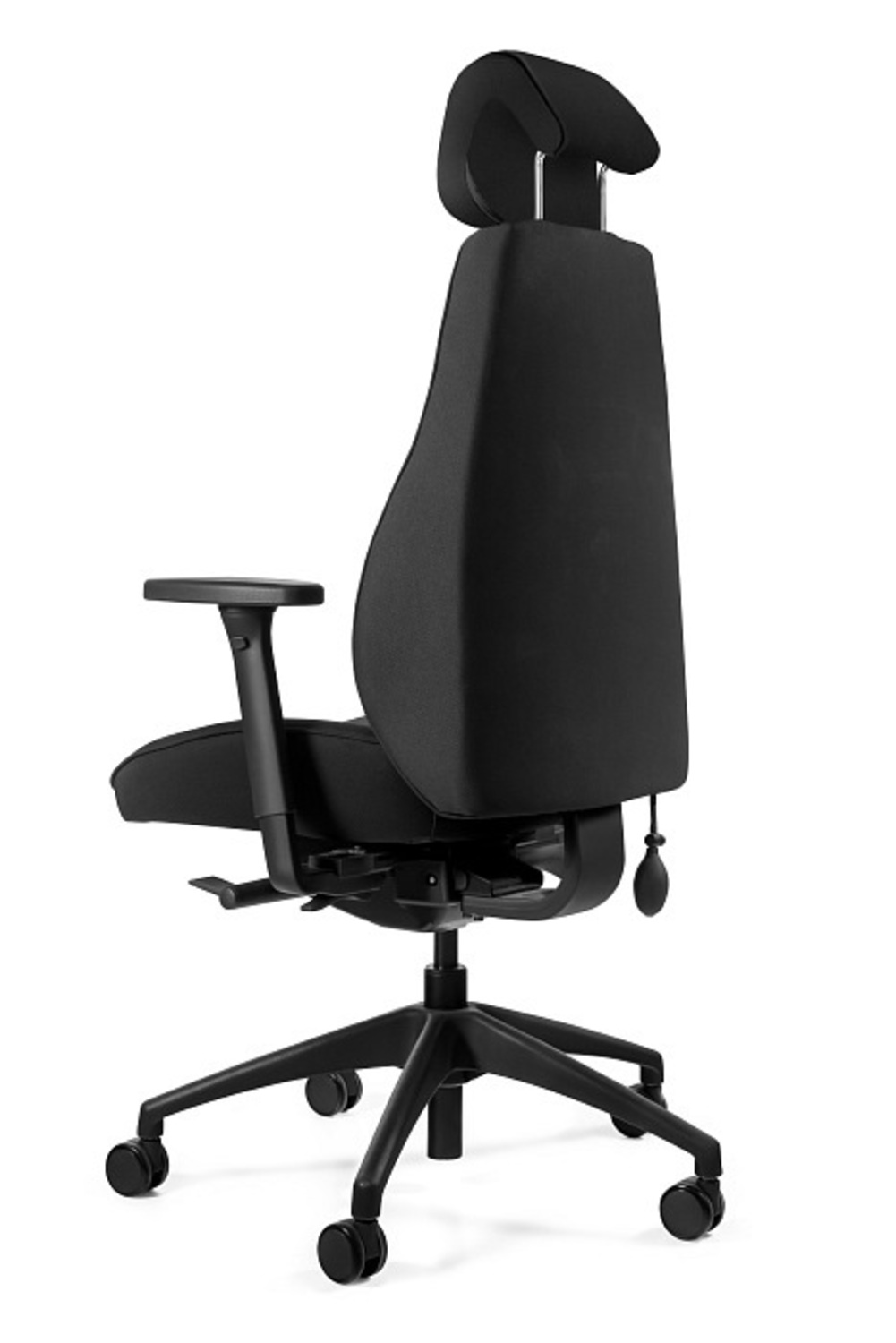 Czarny ergonomiczny fotel biurowy z zagłówkiem i podłokietnikami, widziany od tyłu.