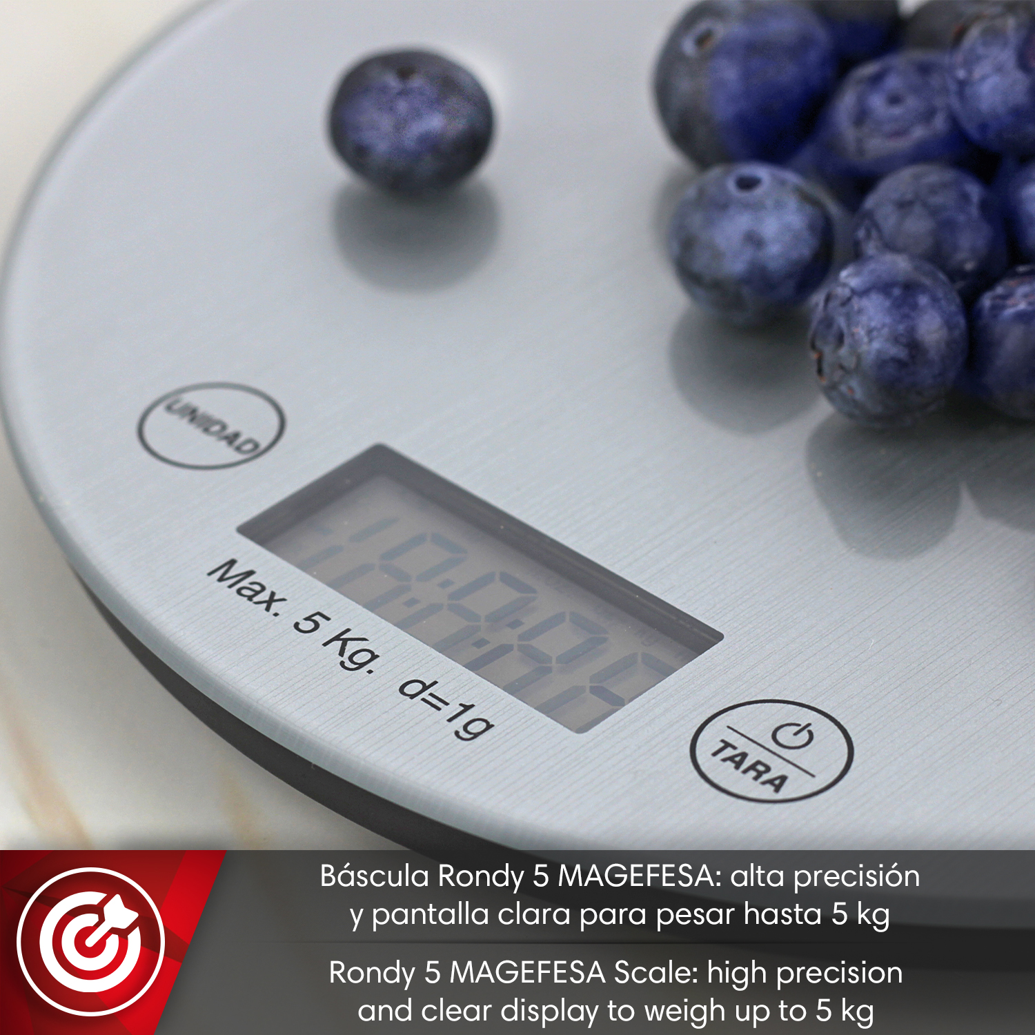Una báscula de cocina digital con arándanos, muestra 0.00.