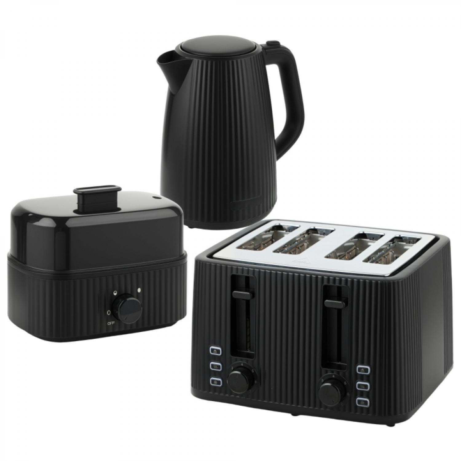 Ein schwarzes Küchengerät-Set: Wasserkocher, Toaster für vier Scheiben und Dampfgarer.