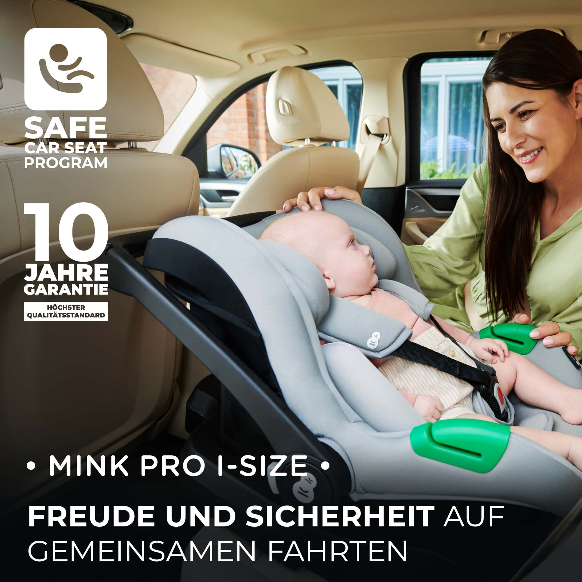 Baby im Kindersitz mit Mutter im Auto. 10 Jahre Garantie.