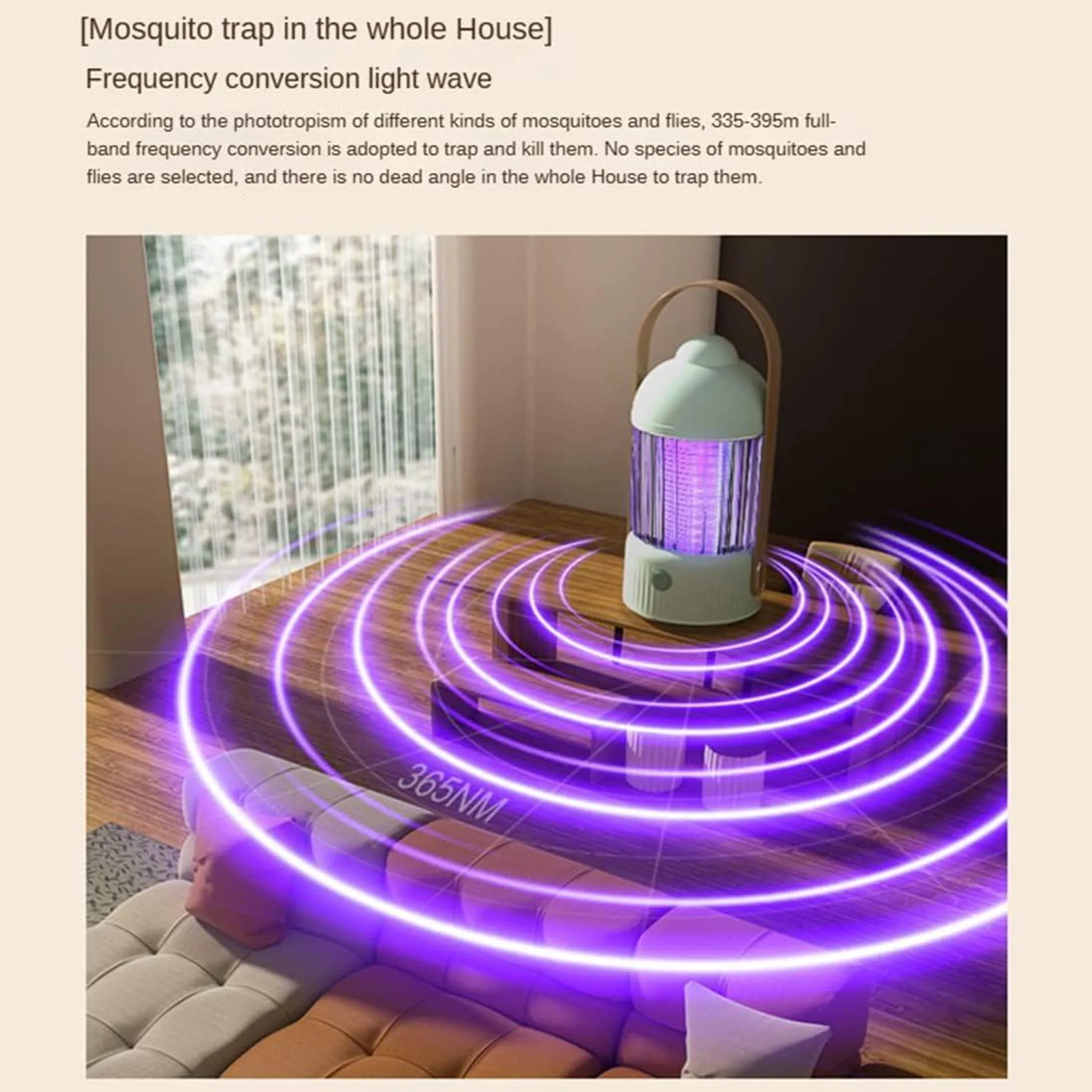 Eine Mückenfanglampe sendet lila Lichtwellen auf einem Holzboden neben einem Sofa aus.
