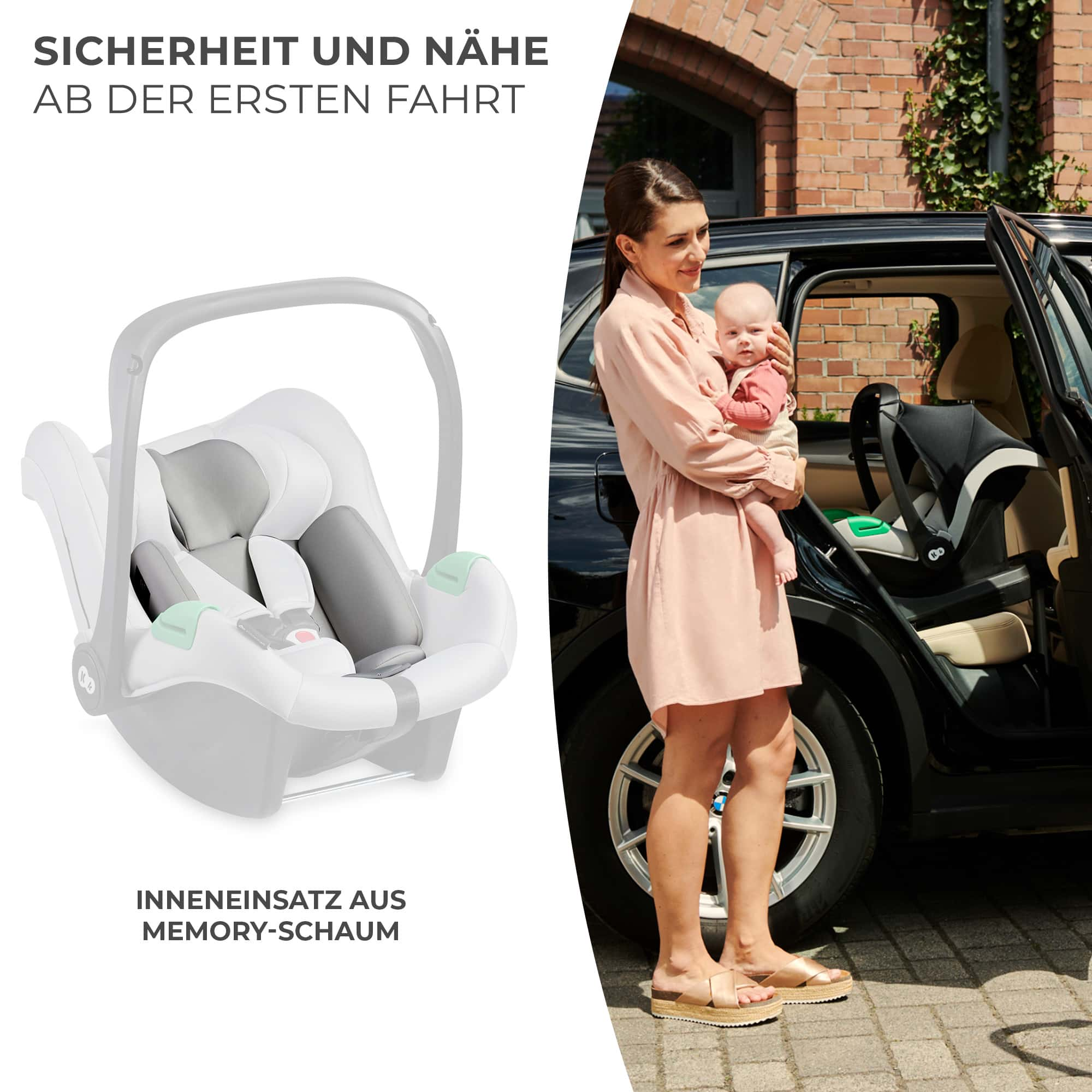 Frau hält Baby vor Auto mit Kindersitz. Links leerer Kindersitz.