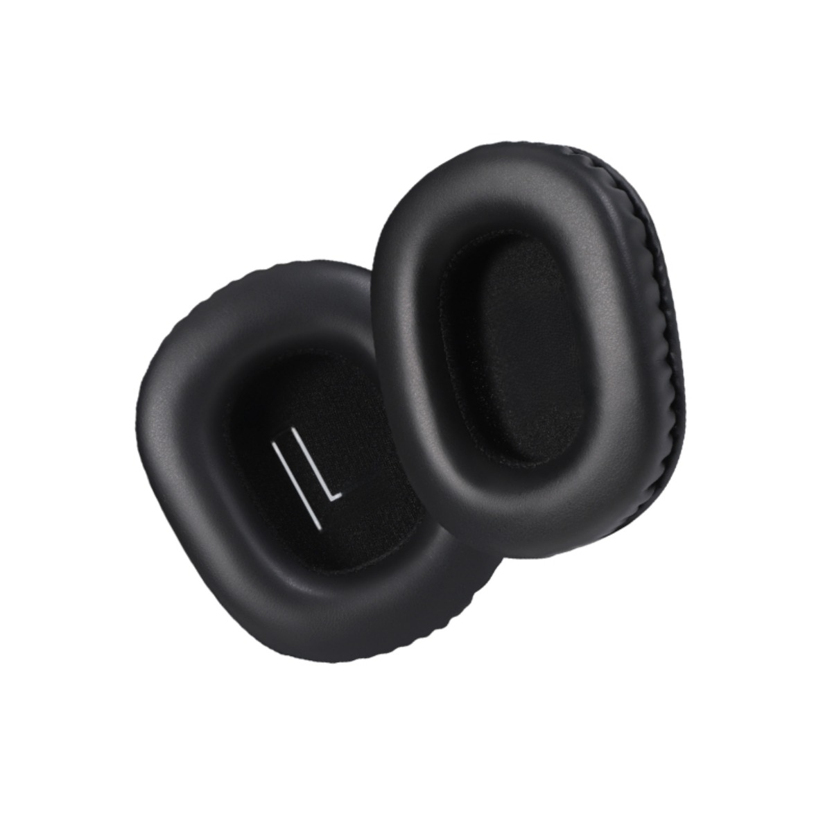 Deux coussinets noirs pour casque sur fond blanc.
