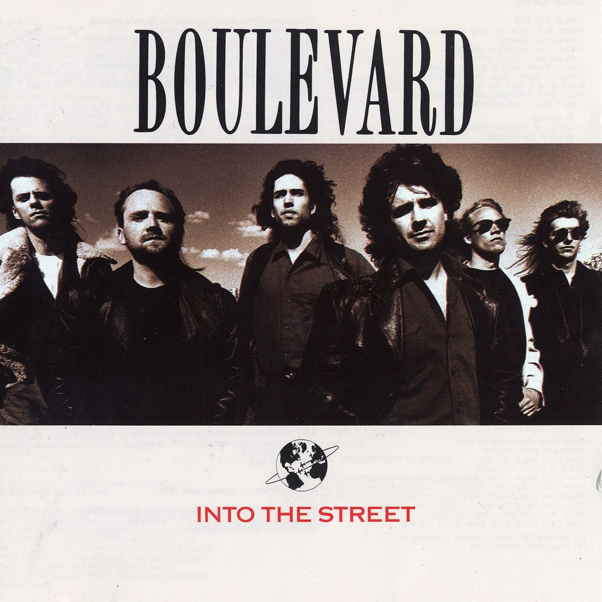 Band "BOULEVARD" poseert voor albumhoes "INTO THE STREET".