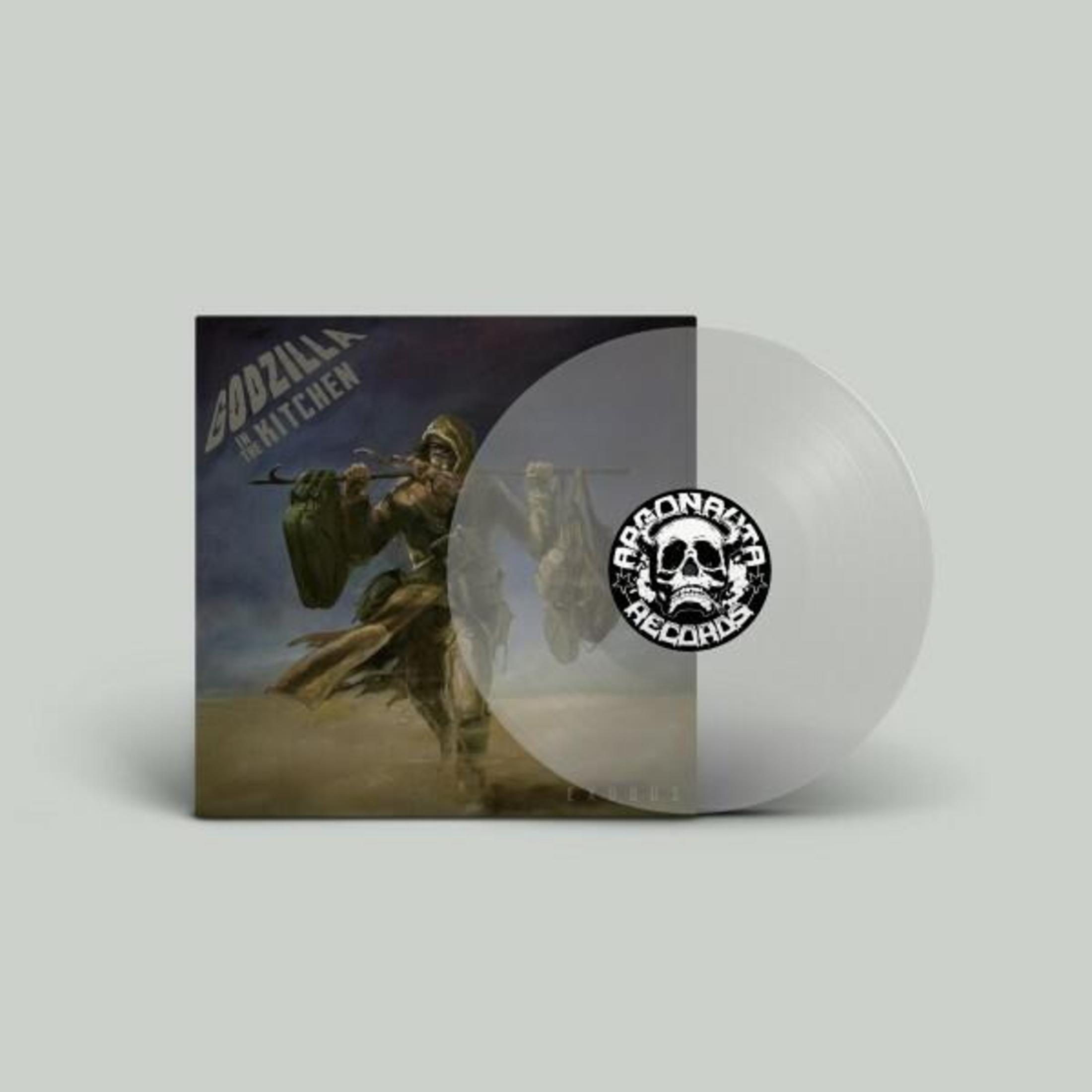 Disco in vinile con copertina grezza di una figura in abiti desertici.