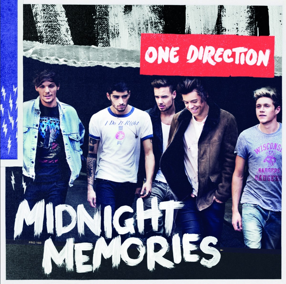 Cinque uomini dei One Direction sono uno accanto all'altro sulla copertina dell'album.