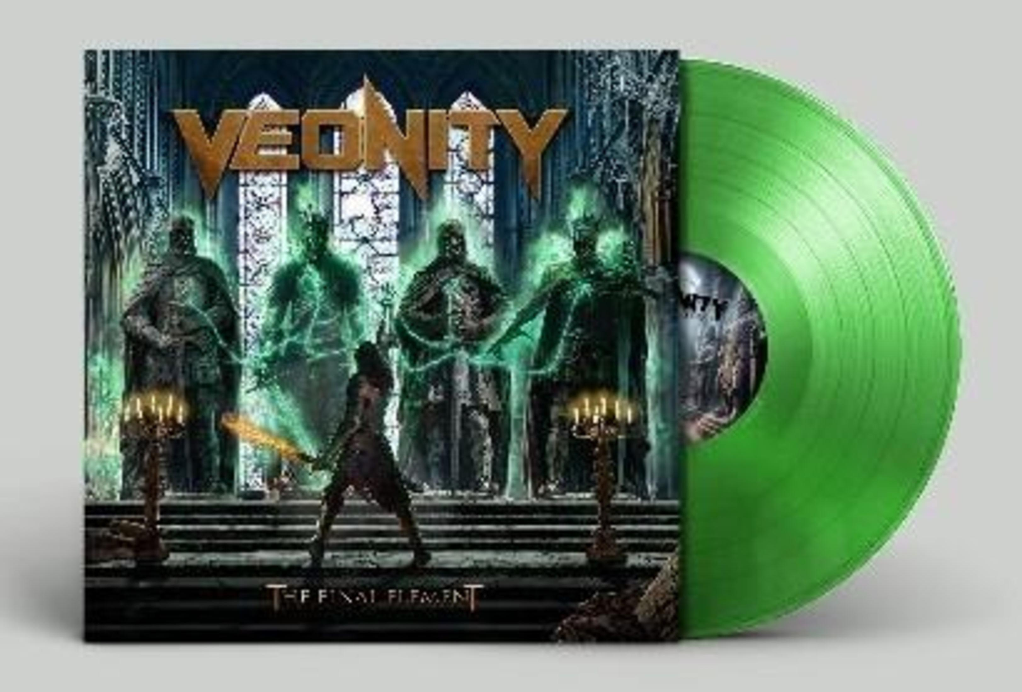 Copertina in vinile verde con logo della band e figure demoniache. accanto giace un disco verde.