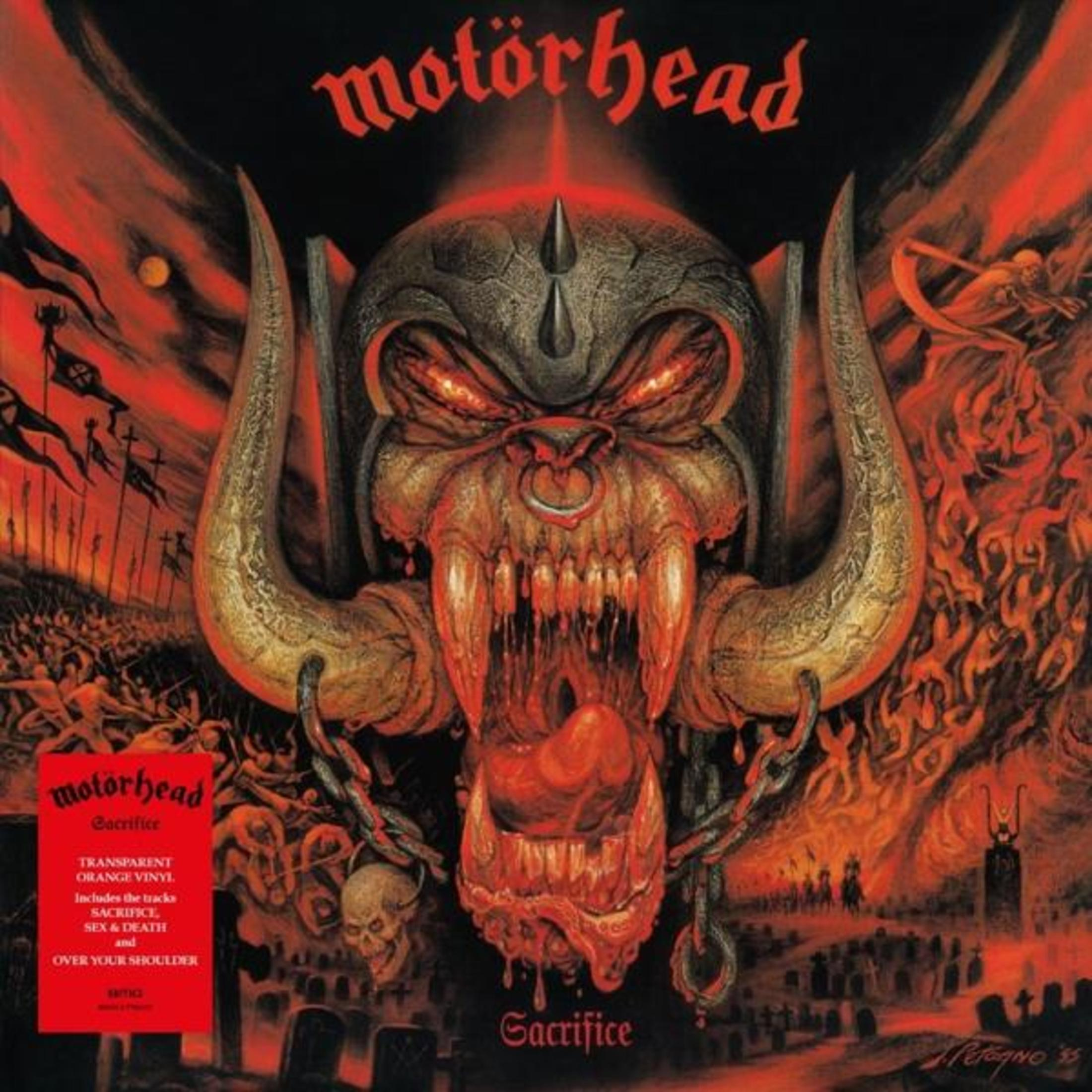Copertina album Motörhead con volto demoniaco, corna e scena di battaglia.