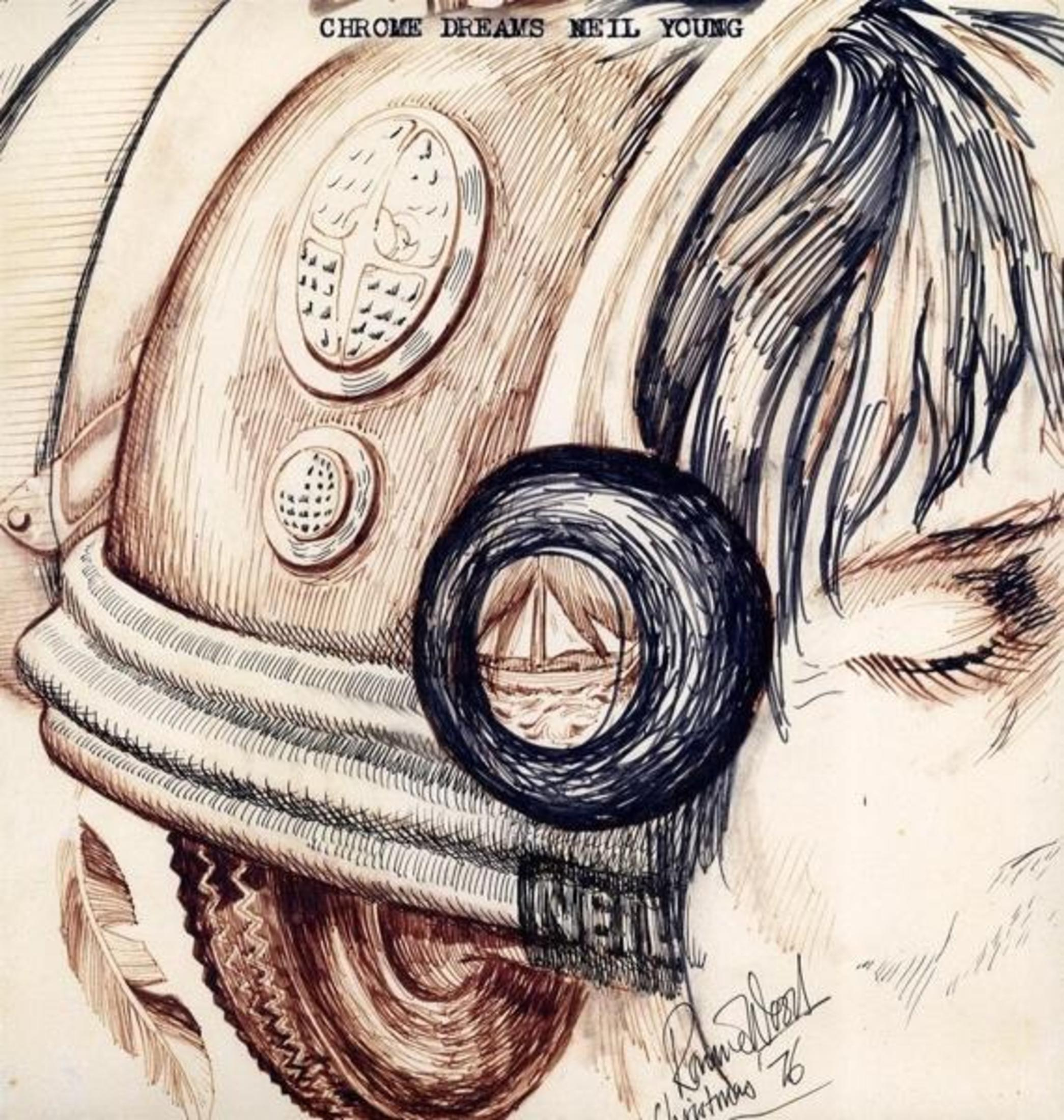 Disegno di Neil Young con elmo, barca a vela in cerchio, testo: Chrome Dreams Neil Young.