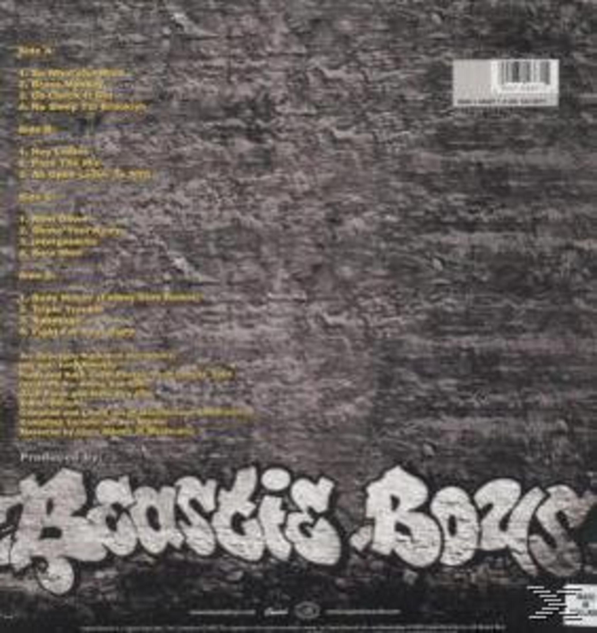 Retro copertina album con lista canzoni e graffiti "Beastie Boys".