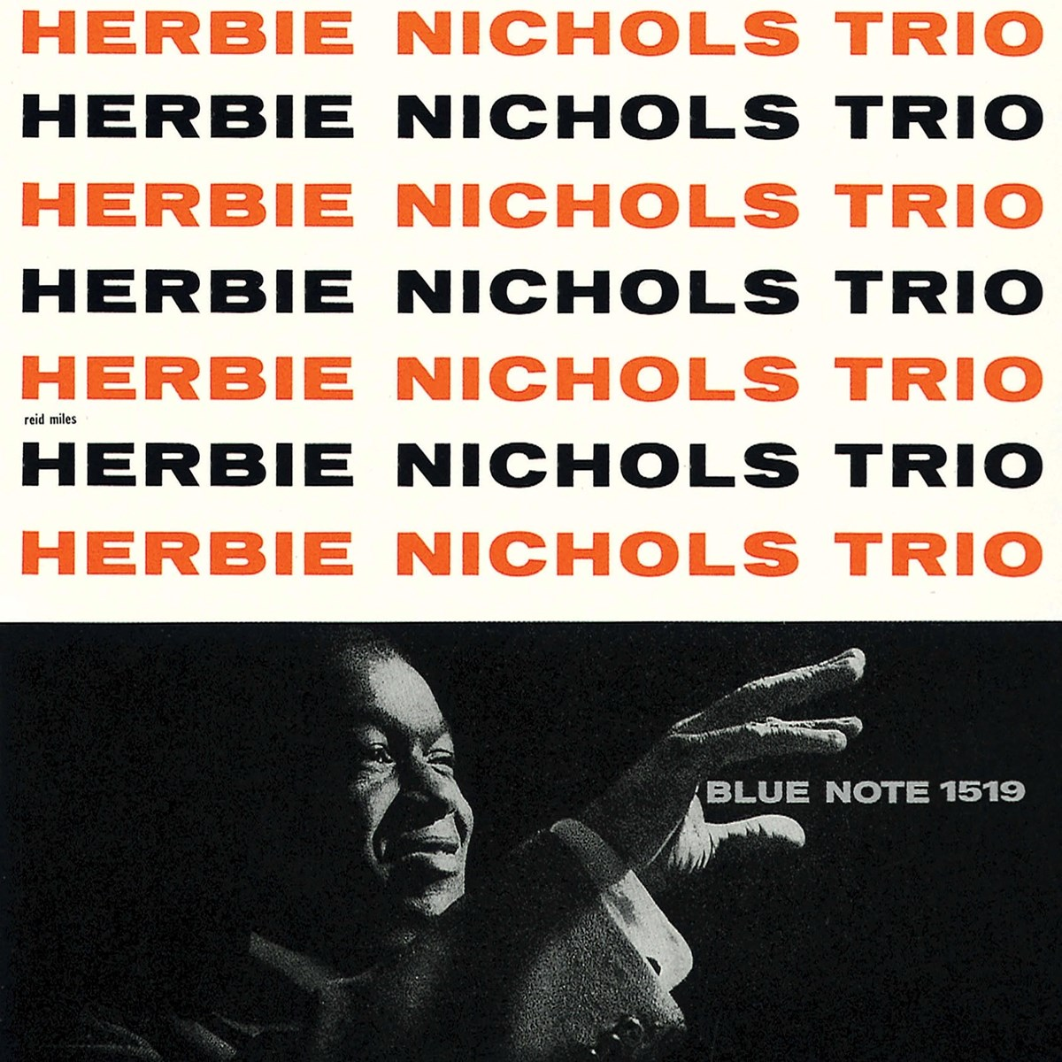 Testo Herbie Nichols Trio sopra un ritratto in bianco e nero di un uomo.