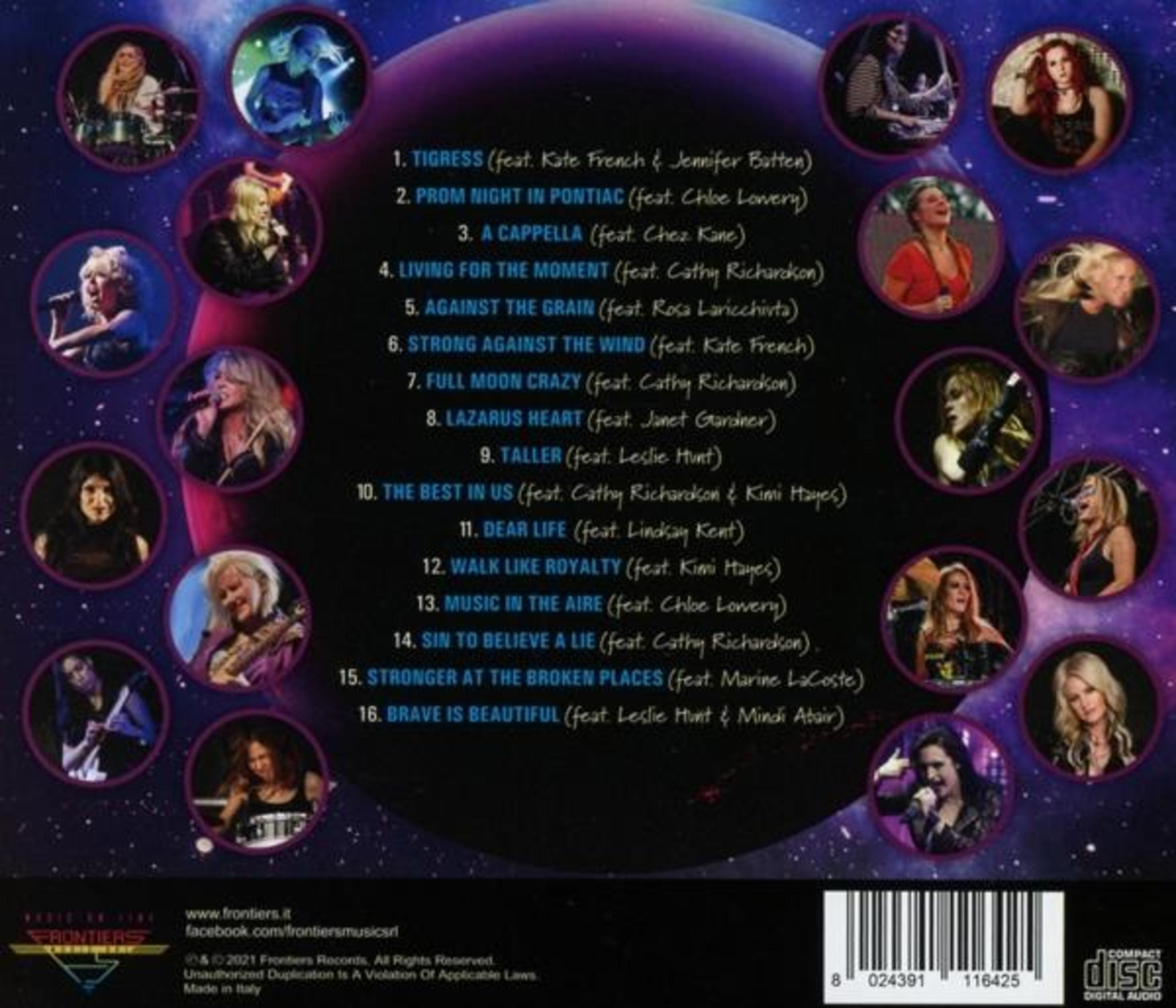 Copertina dell'album con foto circolari di donne musiciste e un elenco di brani.