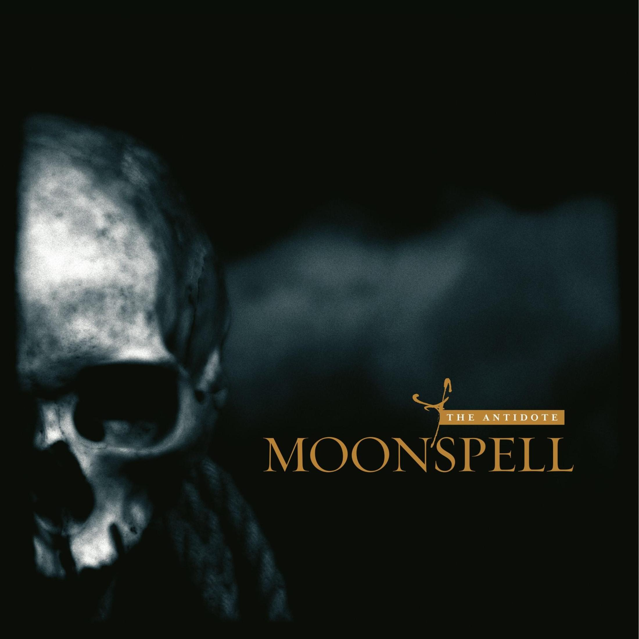 Un teschio di profilo con il nome della band Moonspell e 