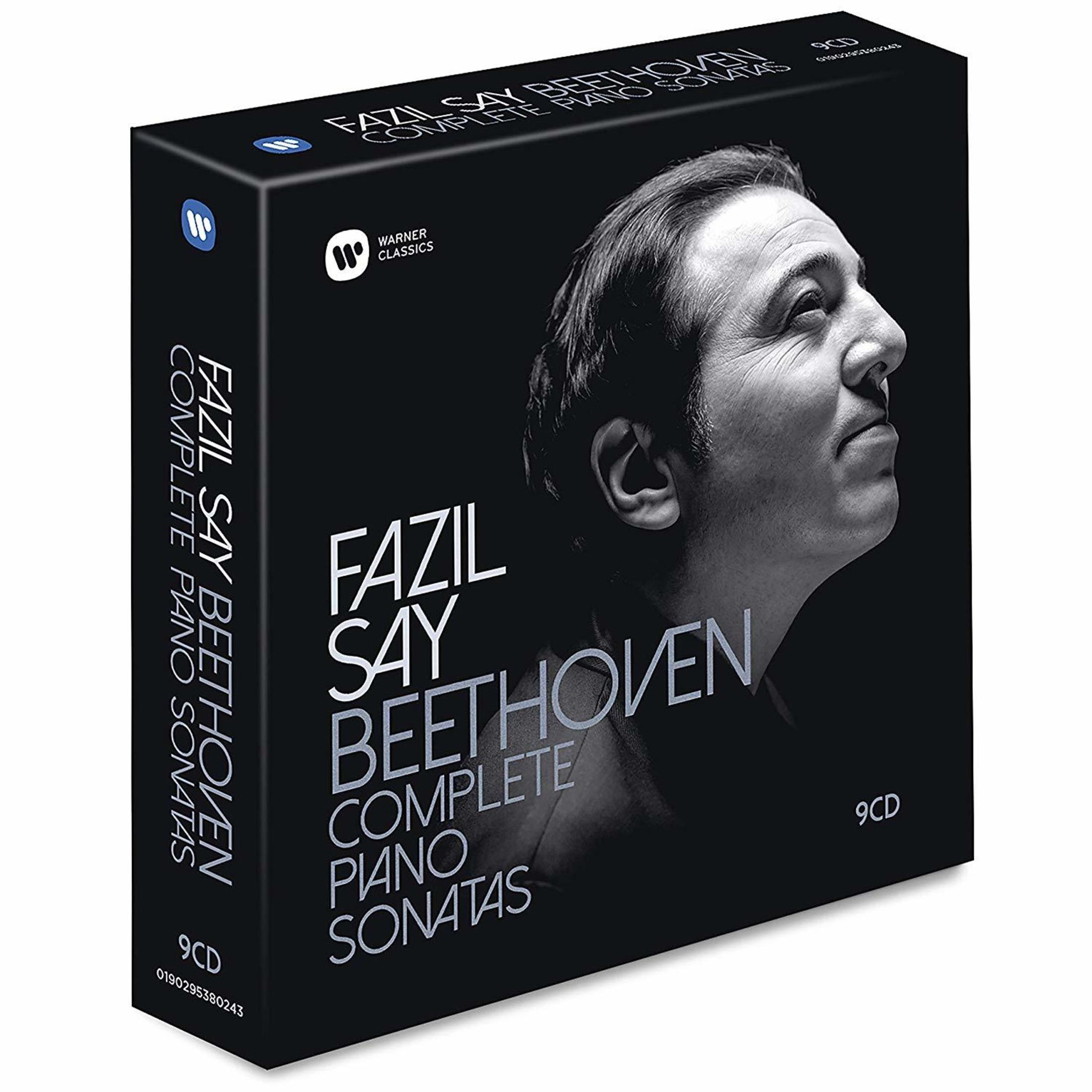 Zwart-wit cover voor Fazil Say Beethoven Complete Piano Sonatas, 9 cd's.