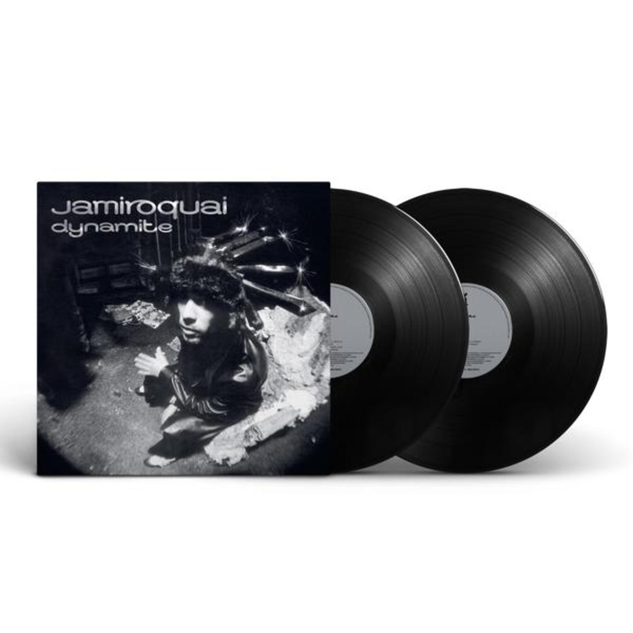 Copertina album Jamiroquai Dynamite con due dischi in vinile neri.
