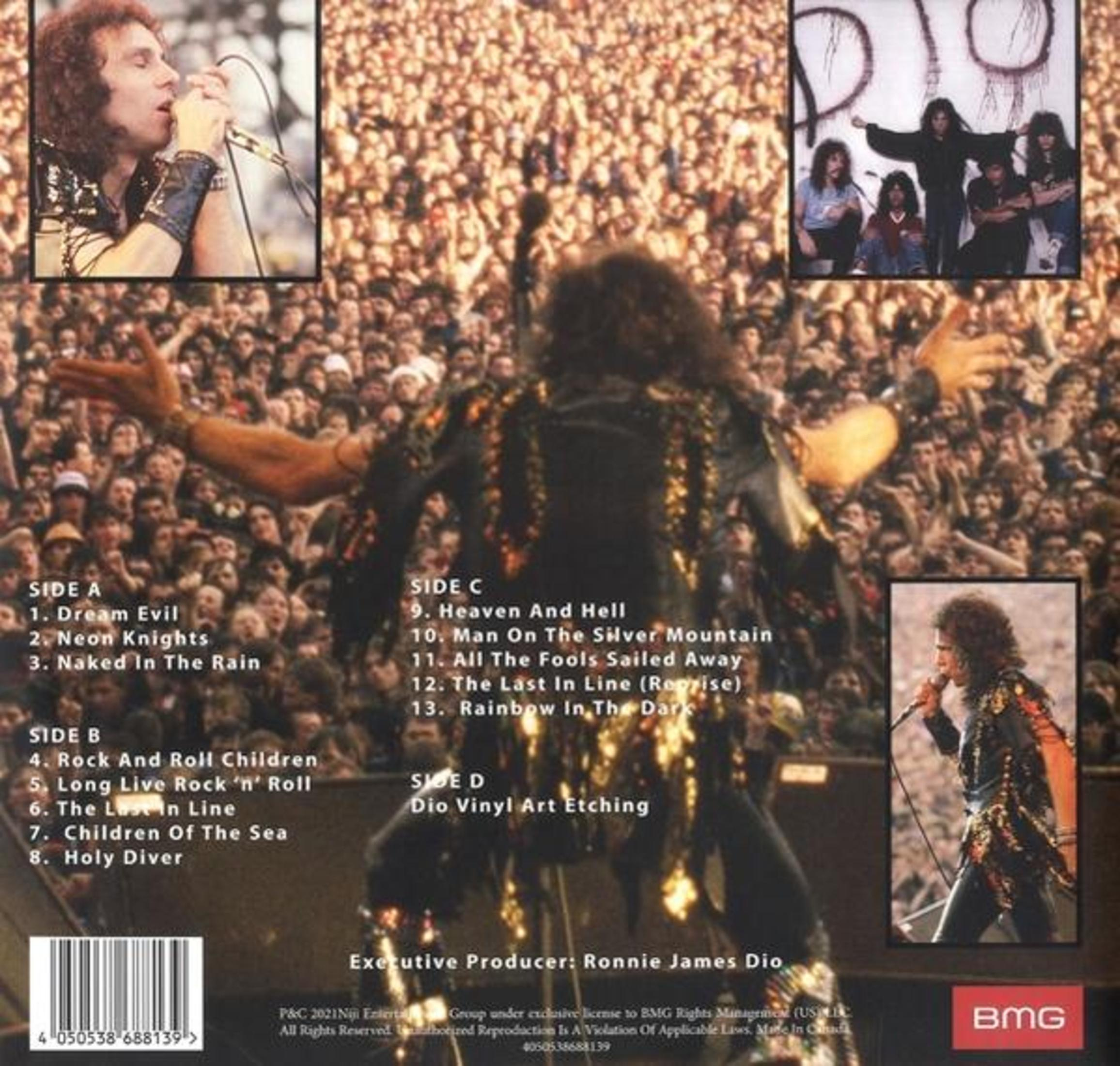 Ronnie James Dio canta dal vivo davanti a una folla. Tracklist e foto della band visibili.