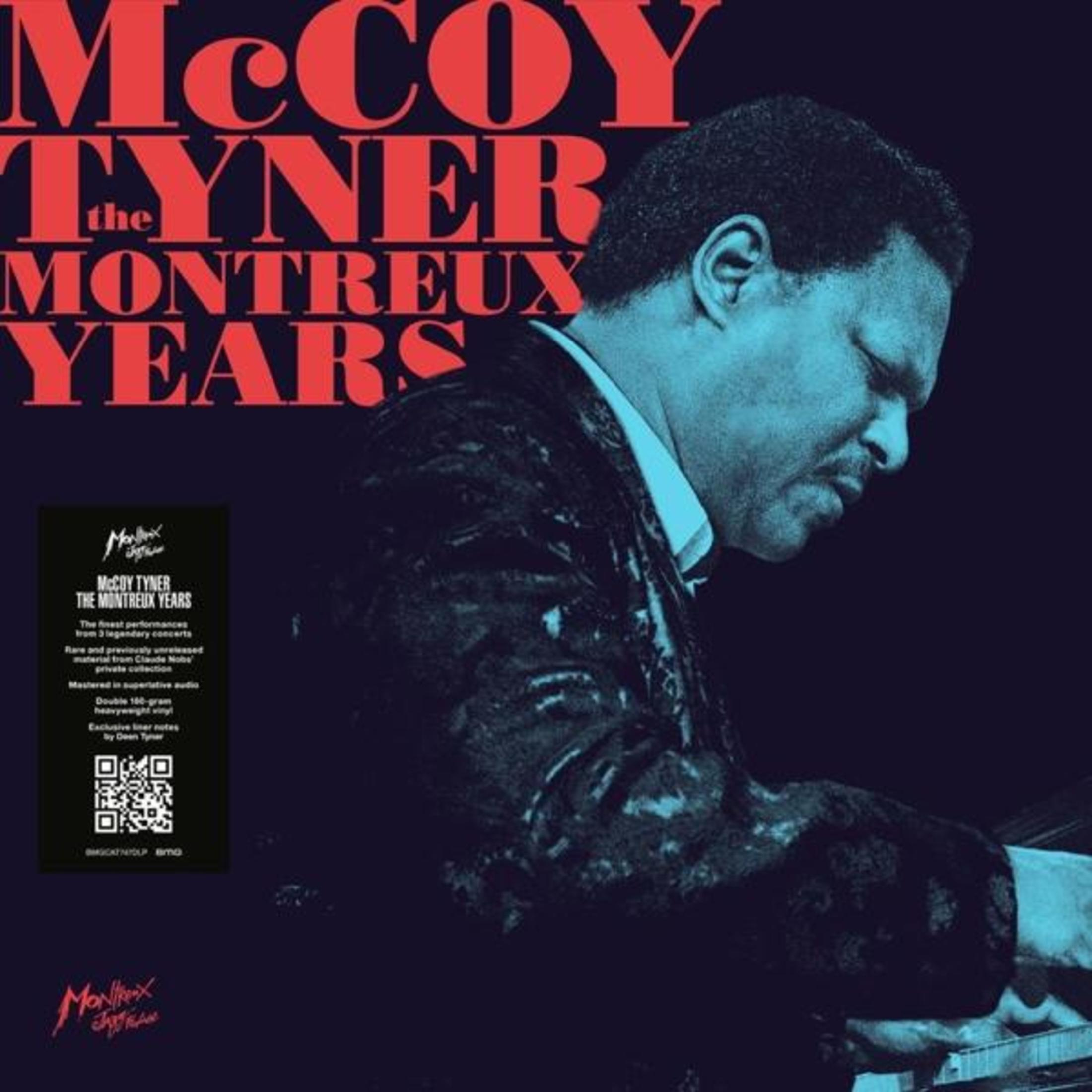McCoy Tyner suona il pianoforte, con testo rosso "McCoy Tyner Montreux Years".