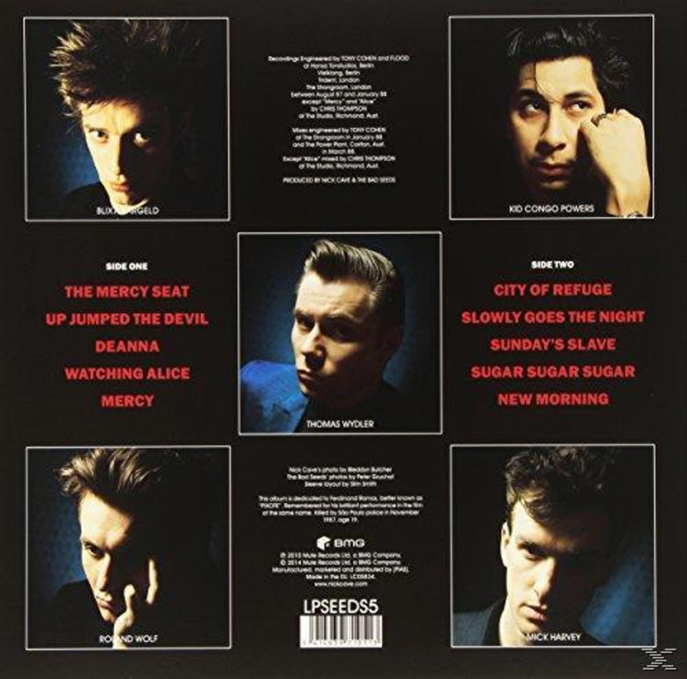 Sei ritratti dei membri della band su sfondo nero, con tracklist dell'album e crediti.