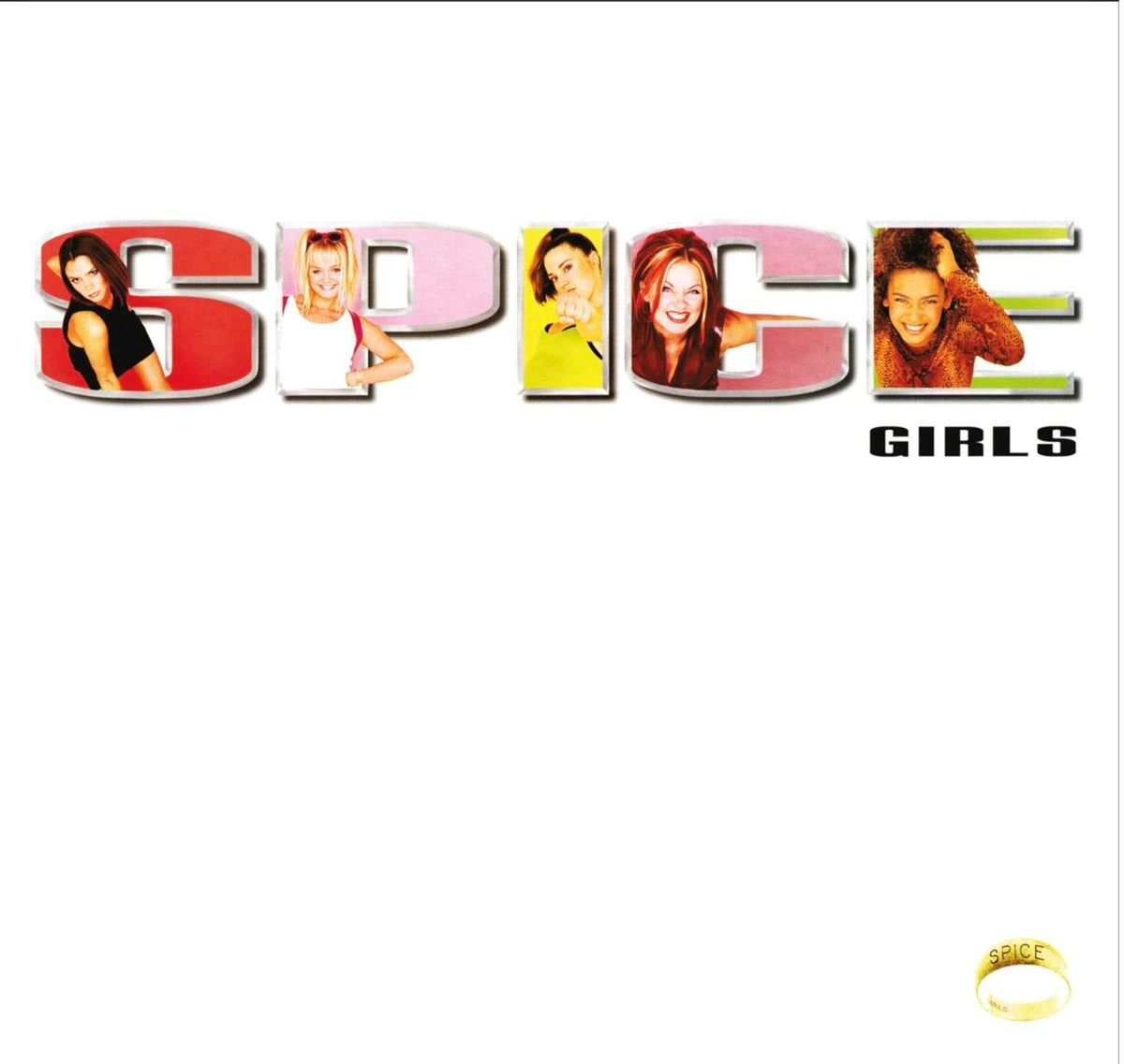 Spice Girls: Quattro donne in posa su lettere colorate. Un anello in basso.