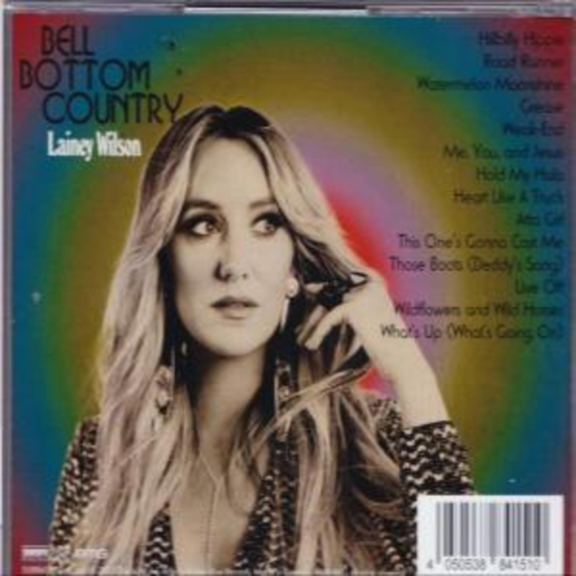 Lainey Wilson con titolo album 'Bell Bottom Country' e lista canzoni, sfondo colorato