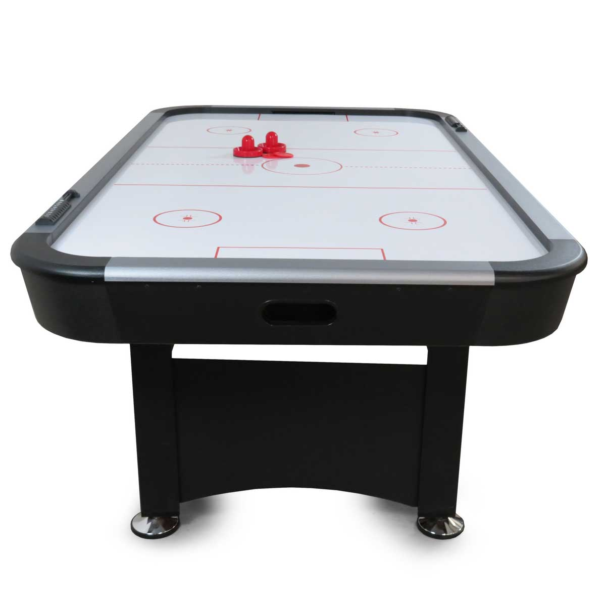 Een airhockeytafel met rode puck en slagman op een wit speelveld.