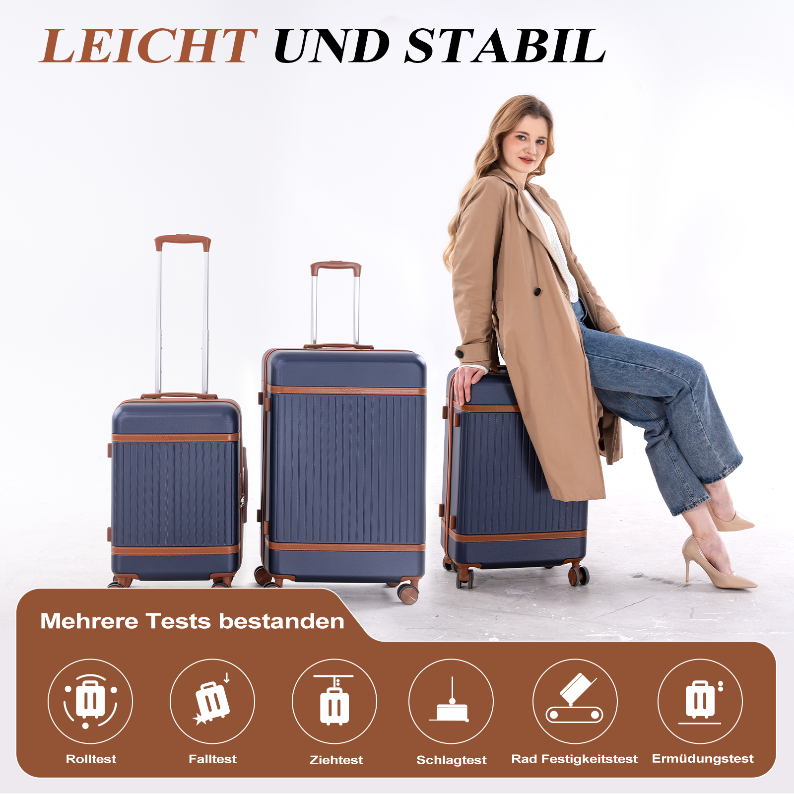 Frau sitzt auf blauer Reisetasche, daneben zwei weitere Taschen. Text: Leicht und Stabil.