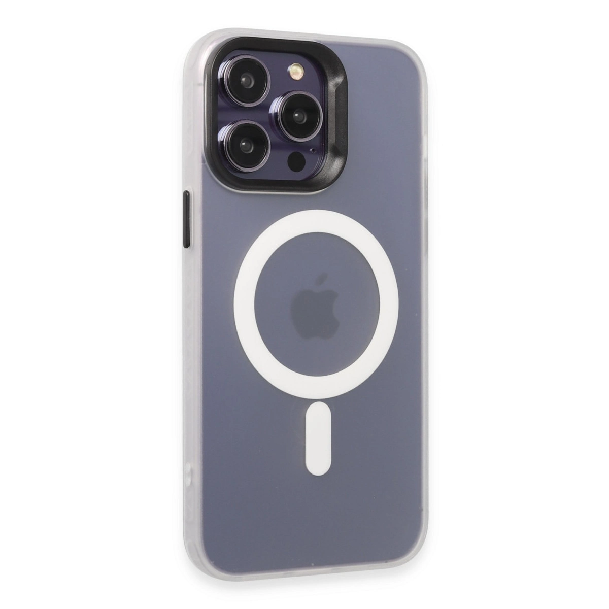 Kamera modüllü ve beyaz MagSafe halkalı mor iPhone kılıfı.