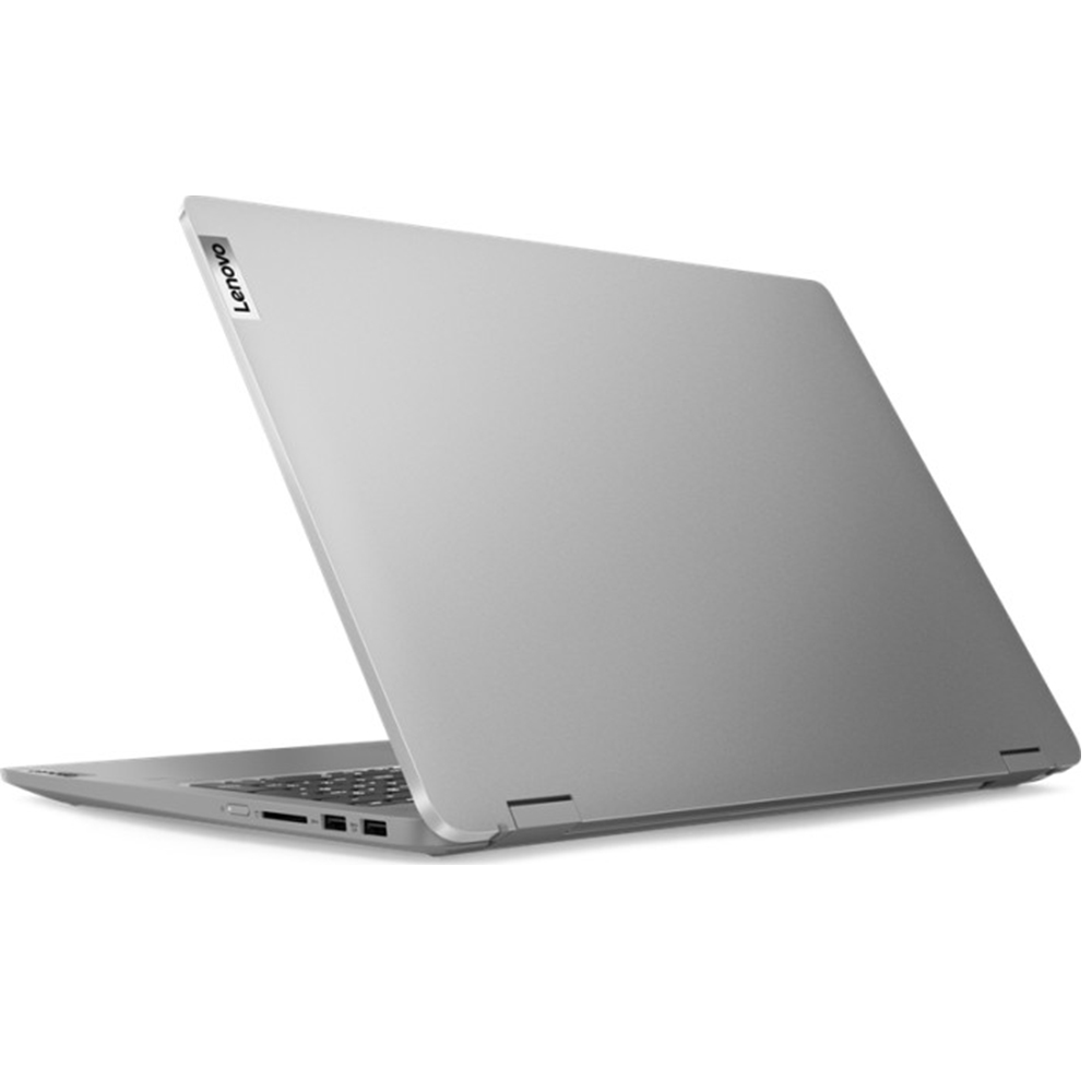 Srebrny laptop Lenovo jest otwarty na białym tle.
