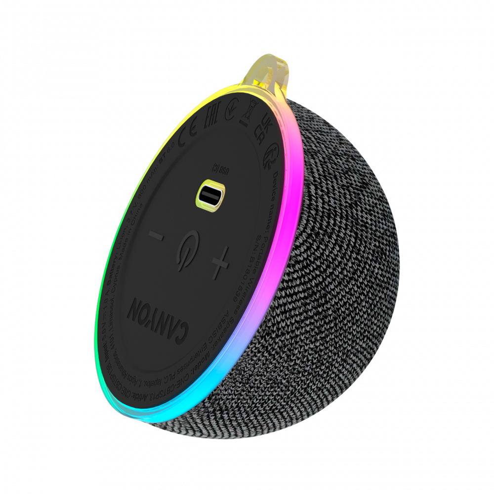 Szary głośnik z tkaniny z portem USB-C i kolorowym podświetleniem LED na krawędzi.