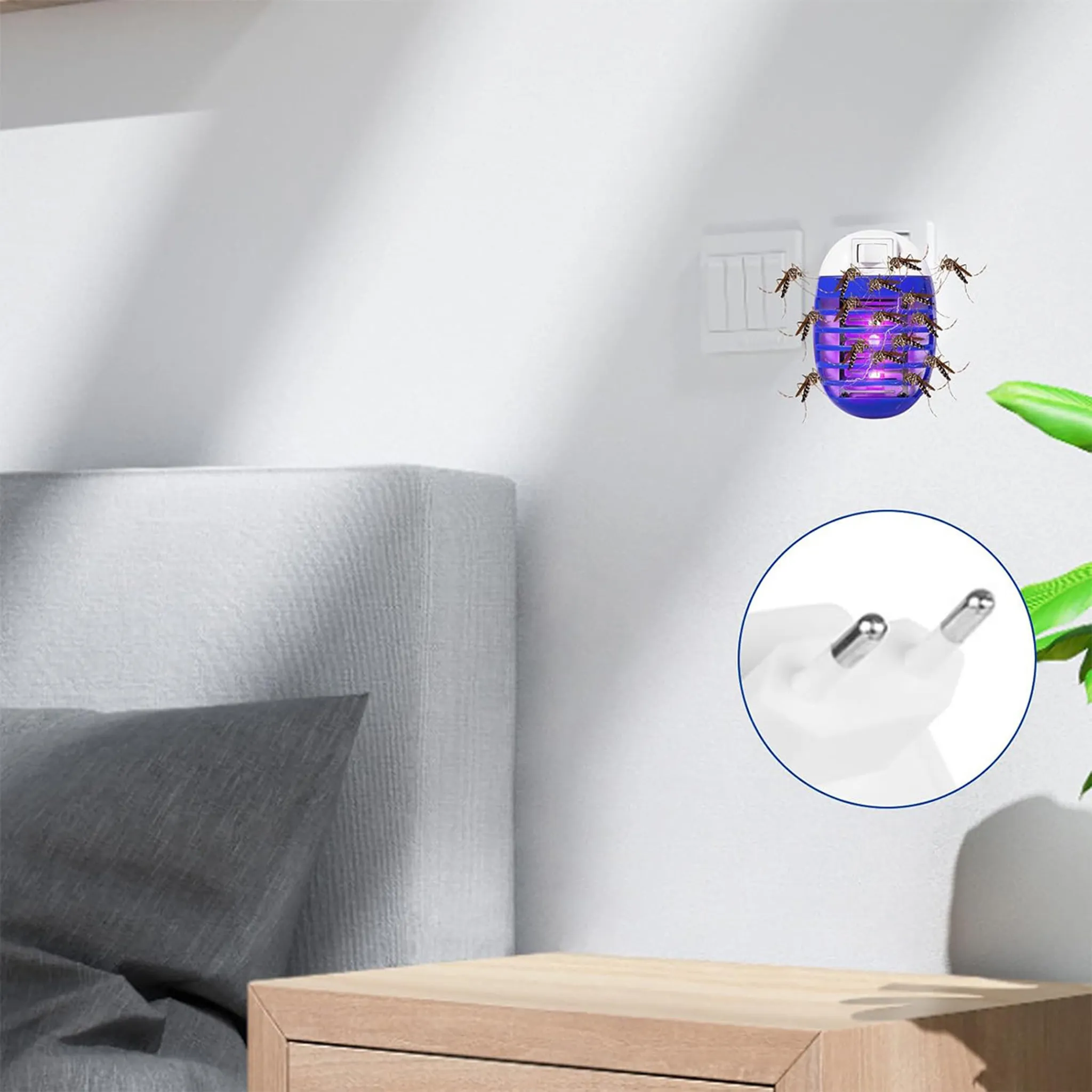 Ein lila Mückenstecker mit vielen Mücken und einem weißen Stecker im Kreis.