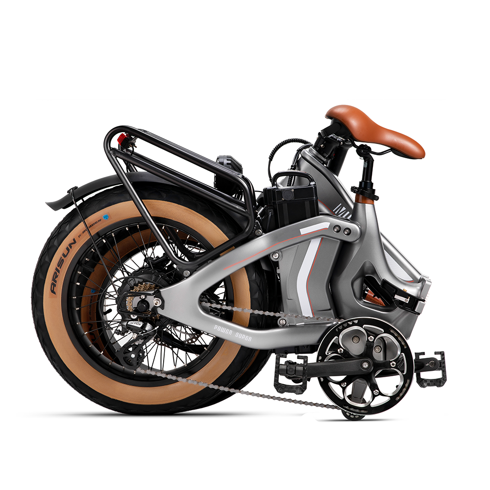 Graues faltbares E-Bike mit braunem Sattel, breiten Reifen und Gepäckträger.