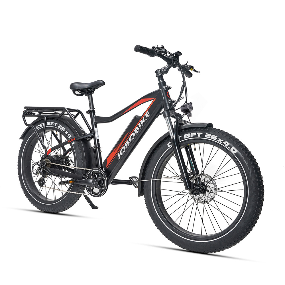 Schwarzes E-Bike mit dicken Reifen, roten Akzenten und "JOBOBIKE"-Logo. Weißer Hintergrund.