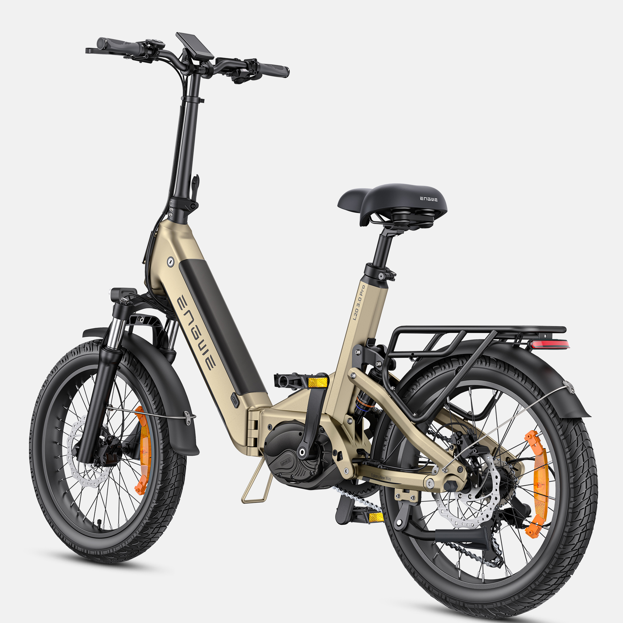 Goldenes E-Bike mit schwarzen Akzenten, Gepäckträger und Display.