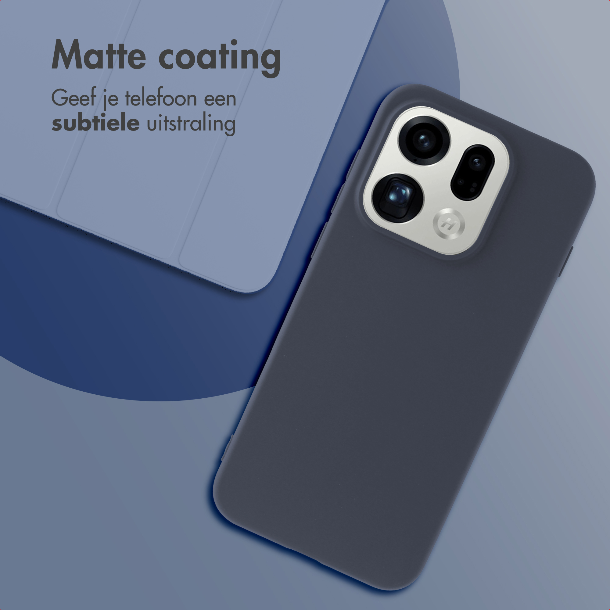 Donkergrijs telefoonhoesje met matte afwerking, naast een lichtblauw object.