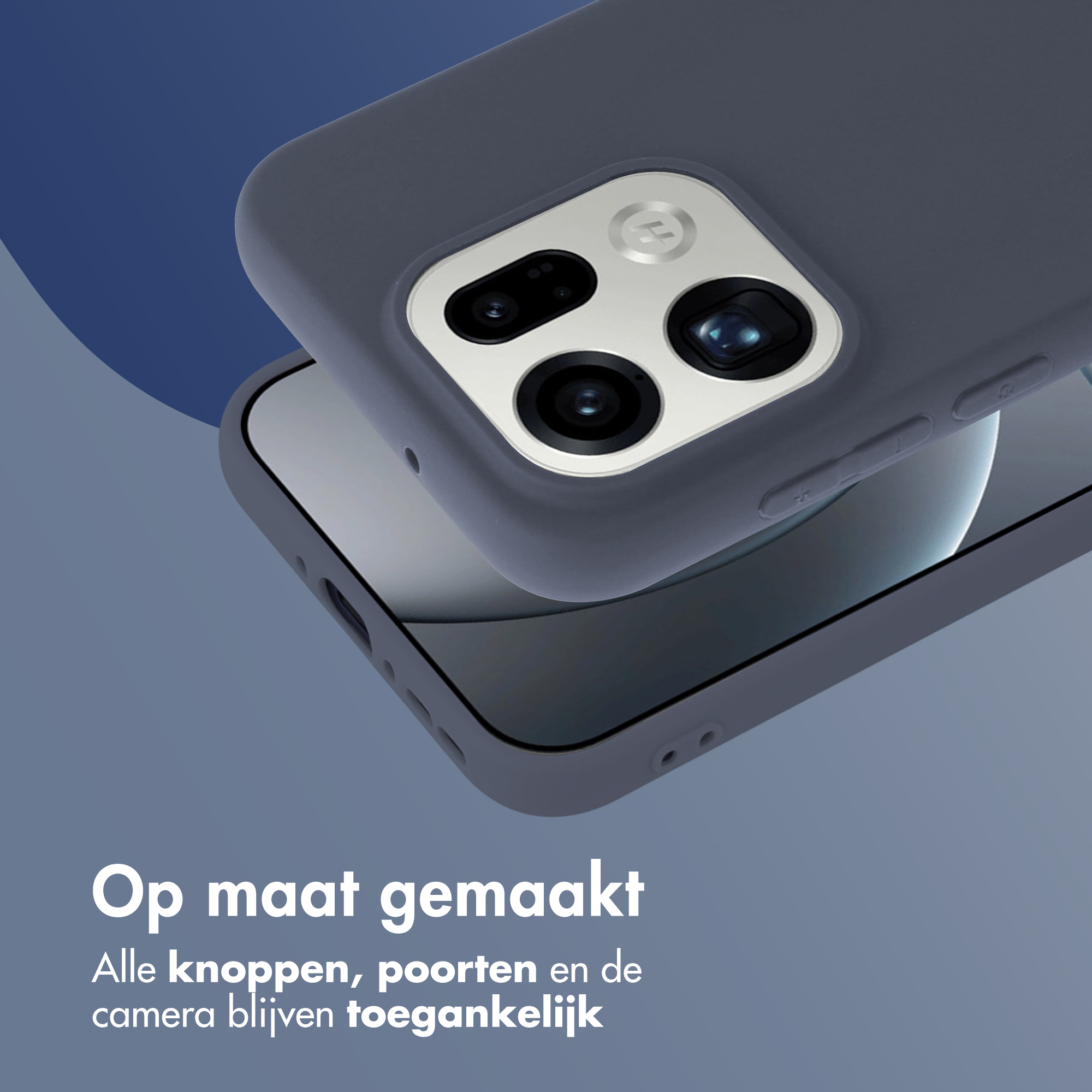 Grijze telefoonhoes met camerauitsparing op blauwe achtergrond.