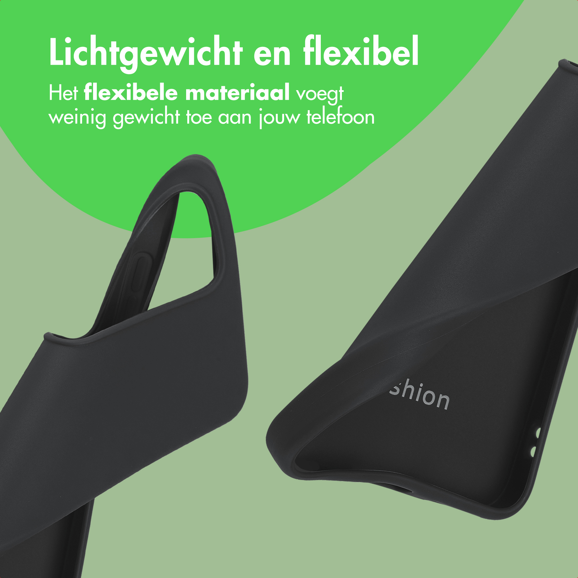 Deux coques de téléphone noires sur fond vert clair. Légères et flexibles.